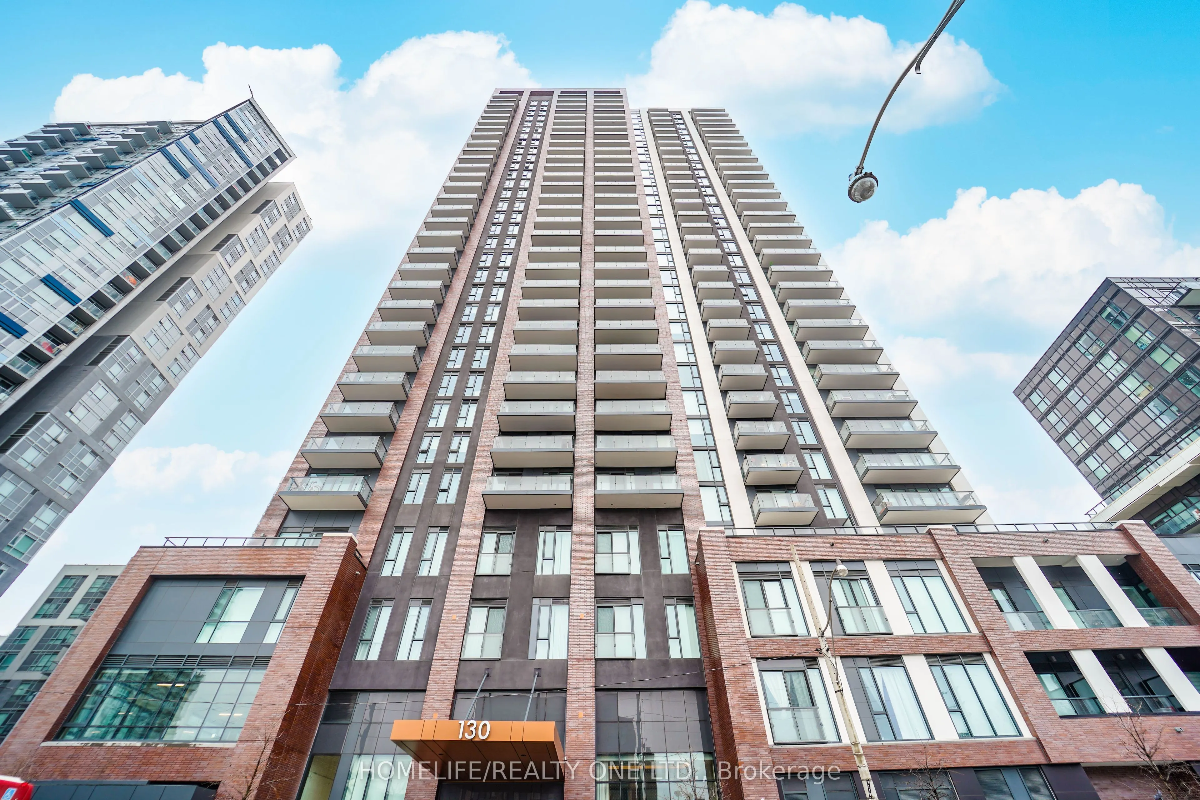 130 River Street, #2002