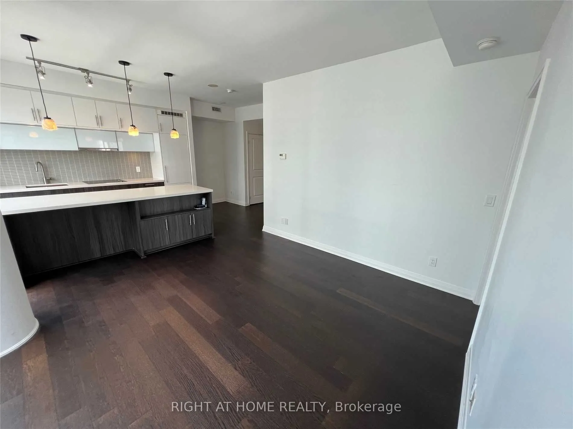 8 Mercer Street, #2711