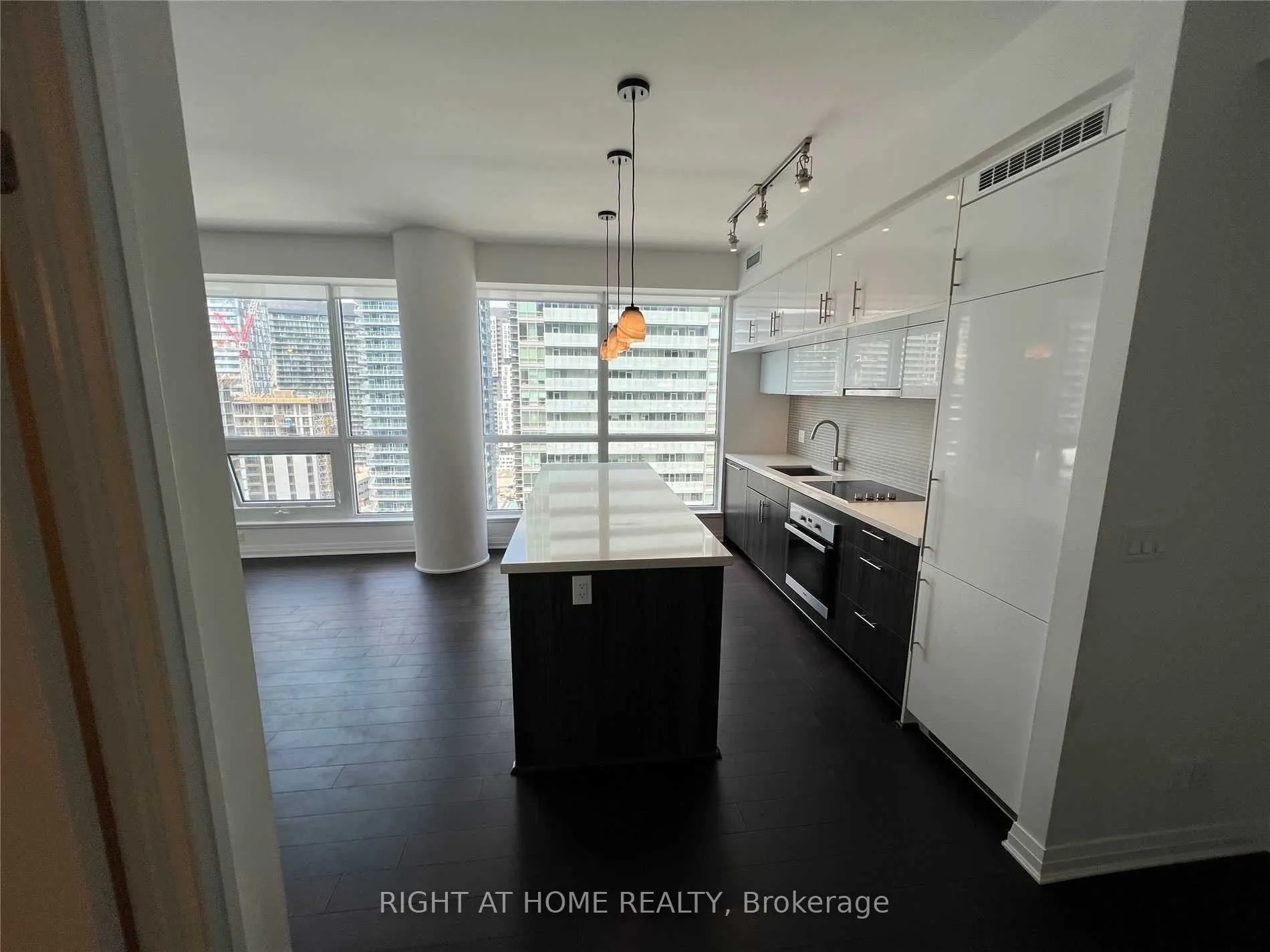 8 Mercer Street, #2711