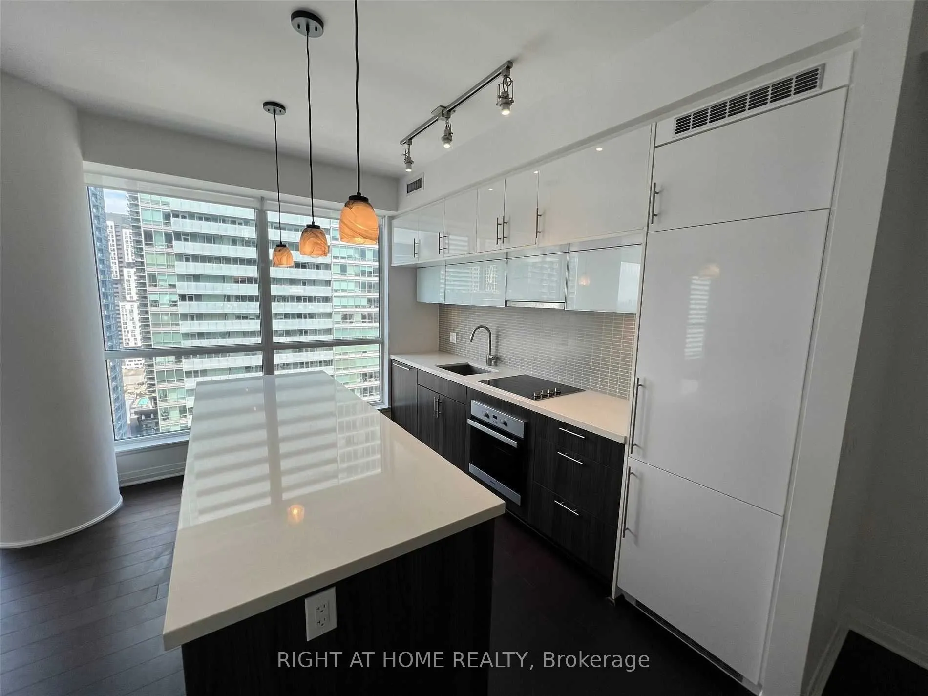 8 Mercer Street, #2711