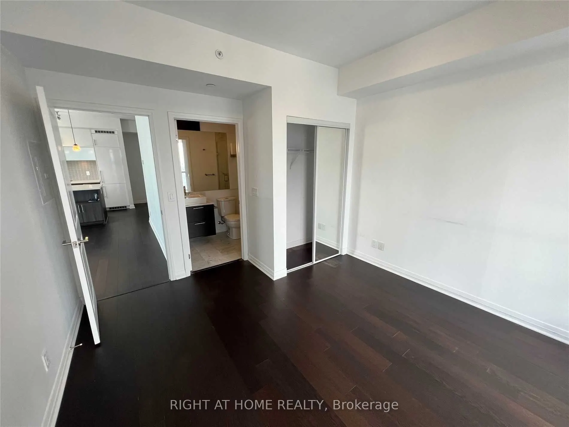 8 Mercer Street, #2711