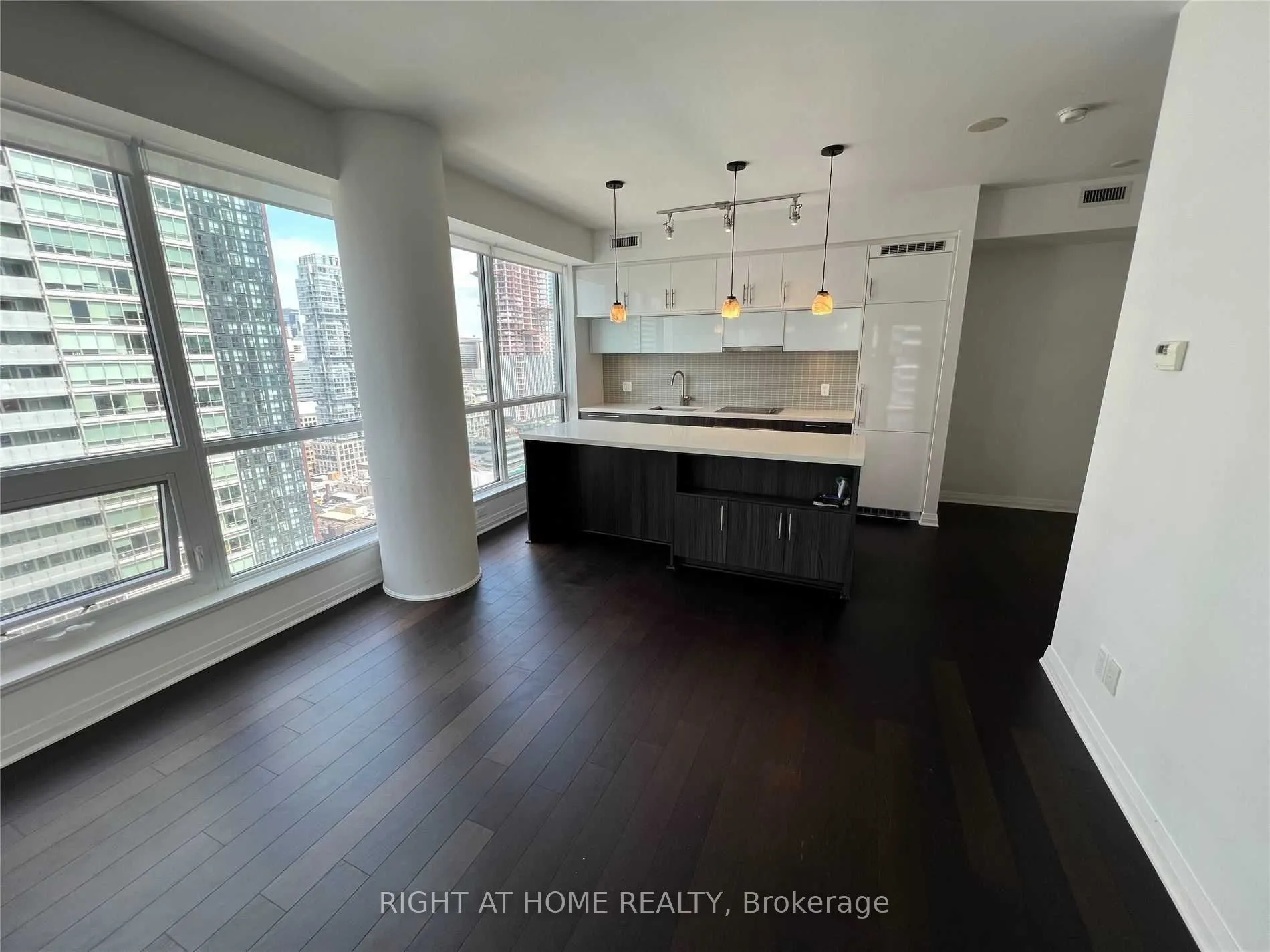8 Mercer Street, #2711