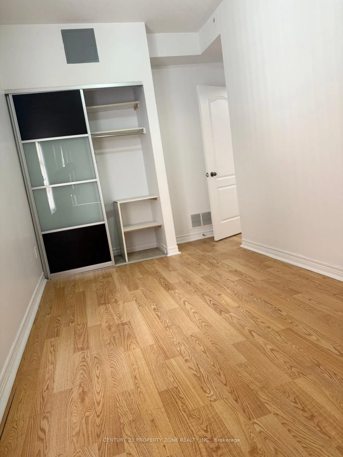 1496 Victoria Park Avenue, #238