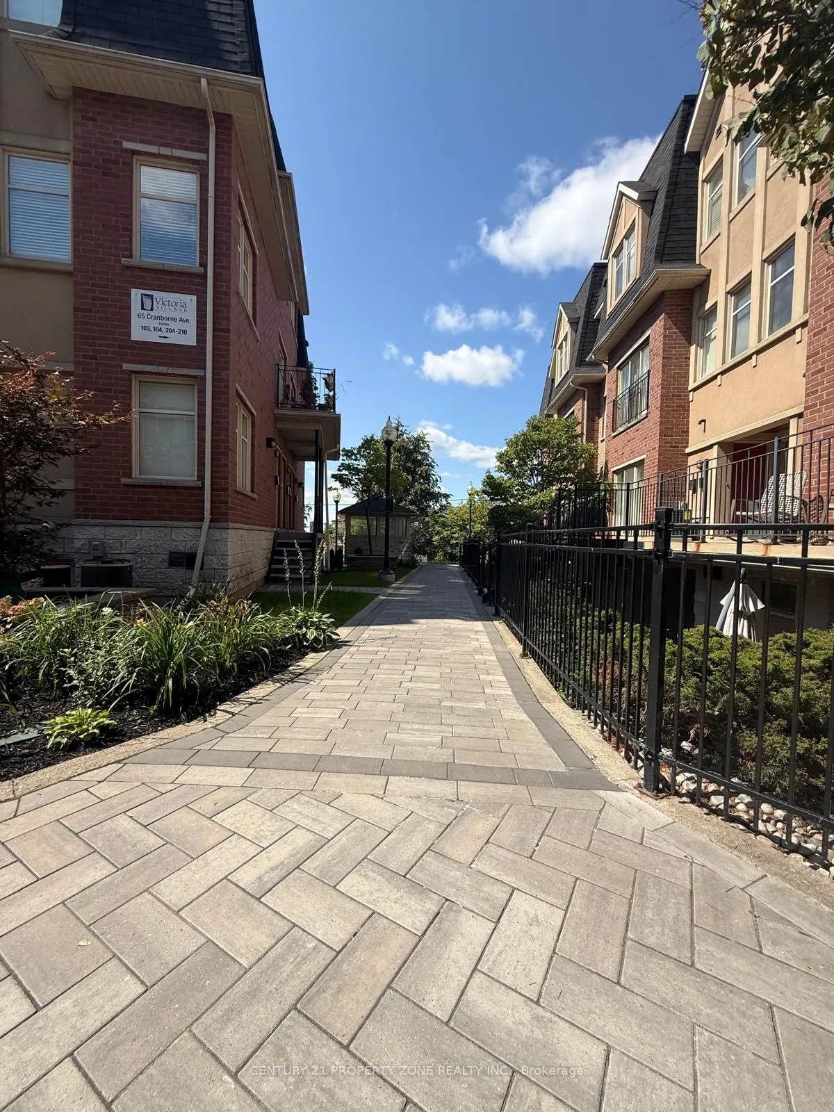 1496 Victoria Park Avenue, #238