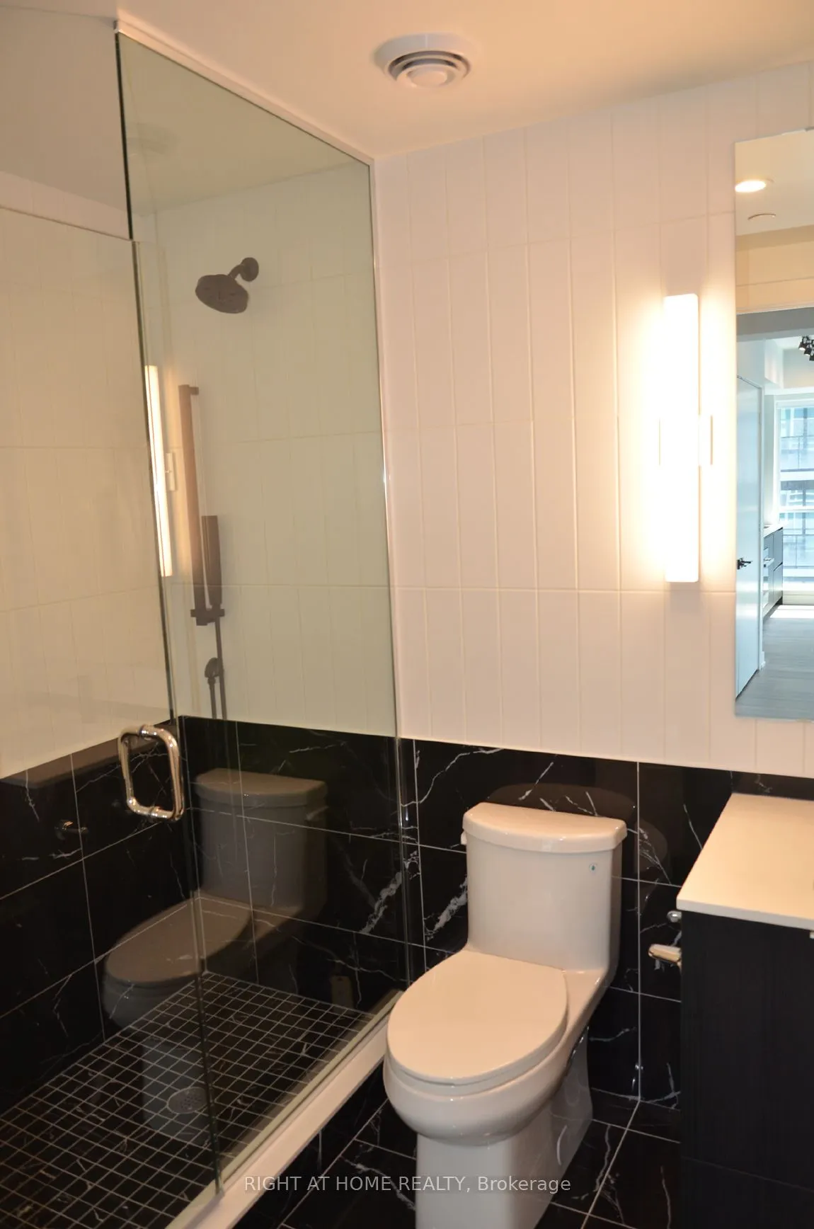 327 King Street, #4303