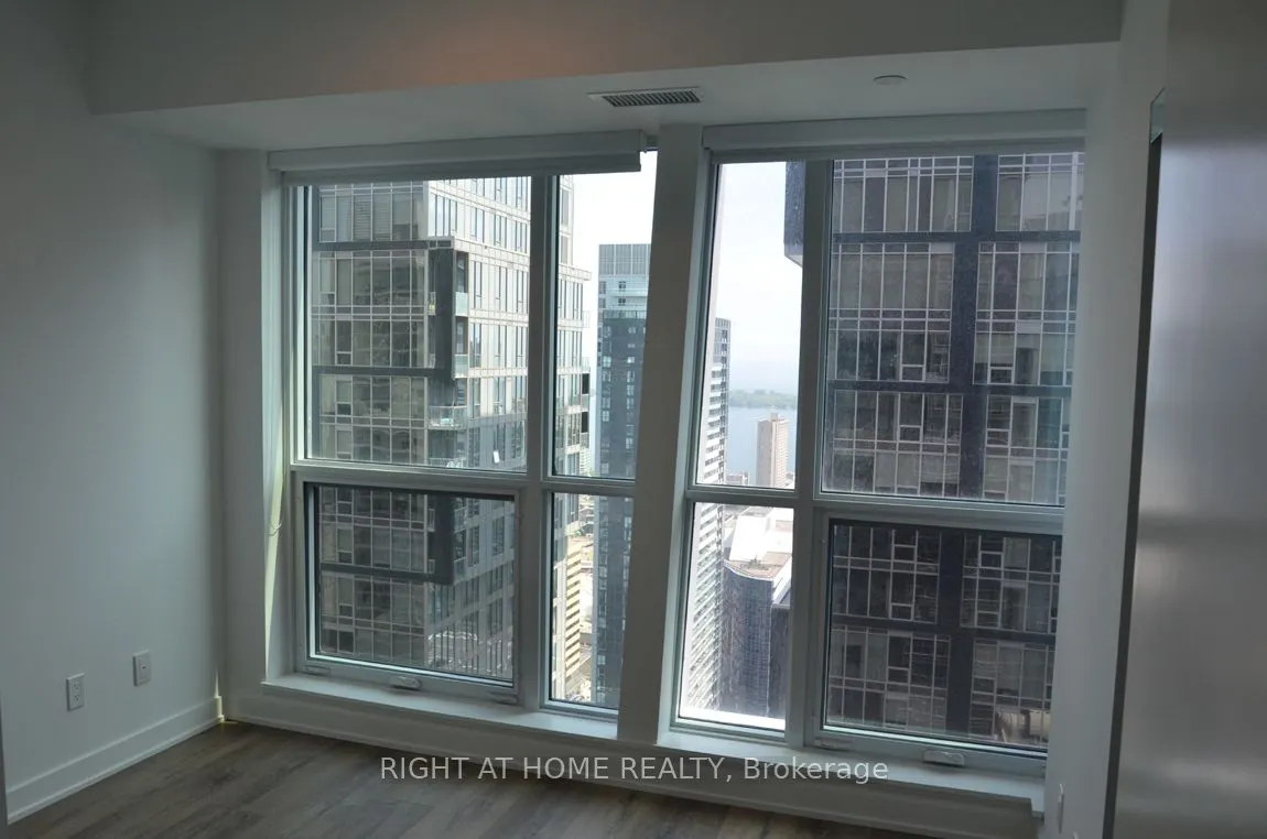 327 King Street, #4303