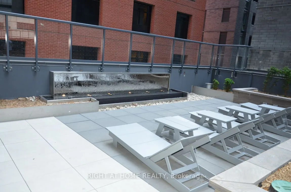 327 King Street, #4303
