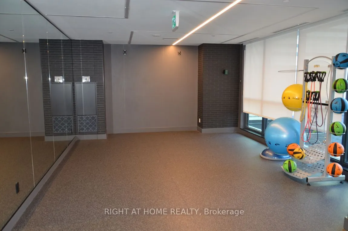 327 King Street, #4303