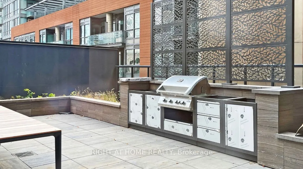 327 King Street, #4303