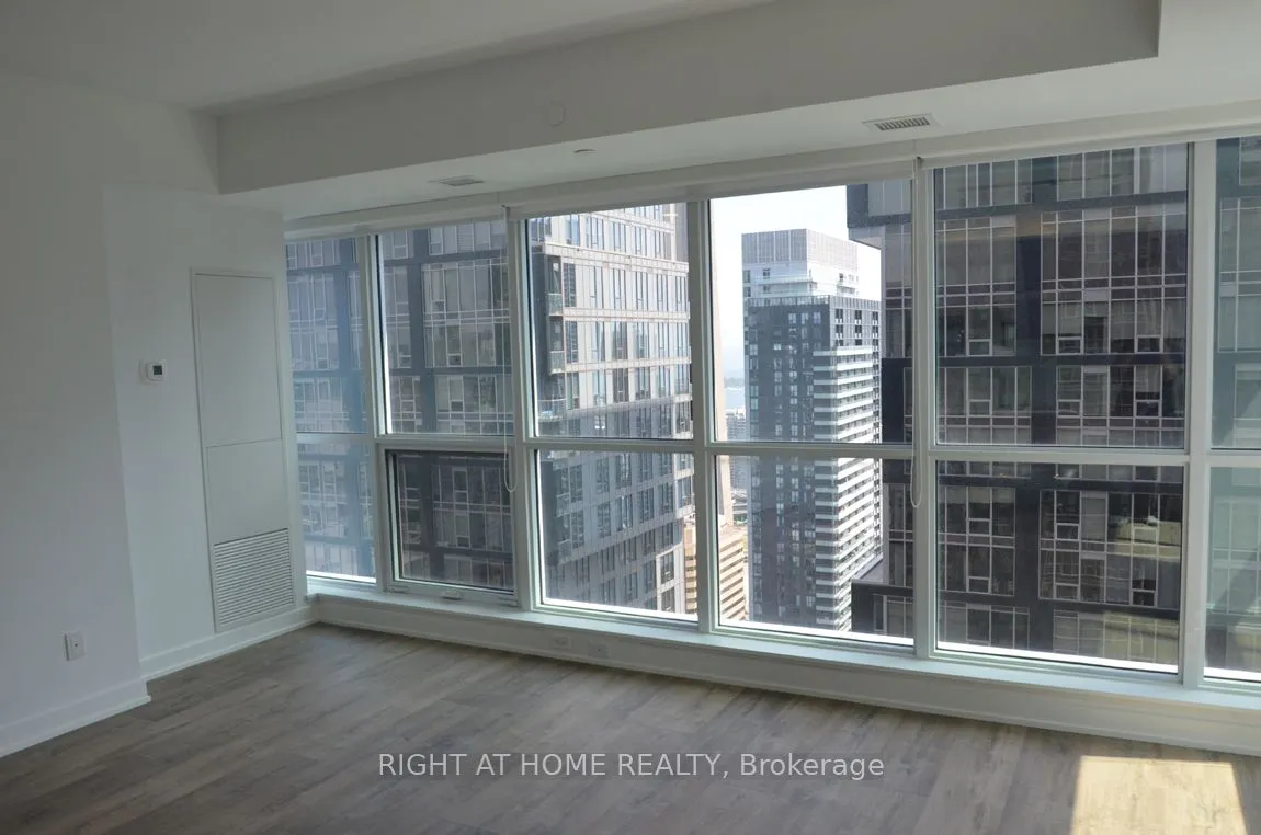 327 King Street, #4303