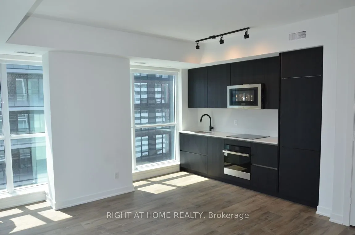 327 King Street, #4303