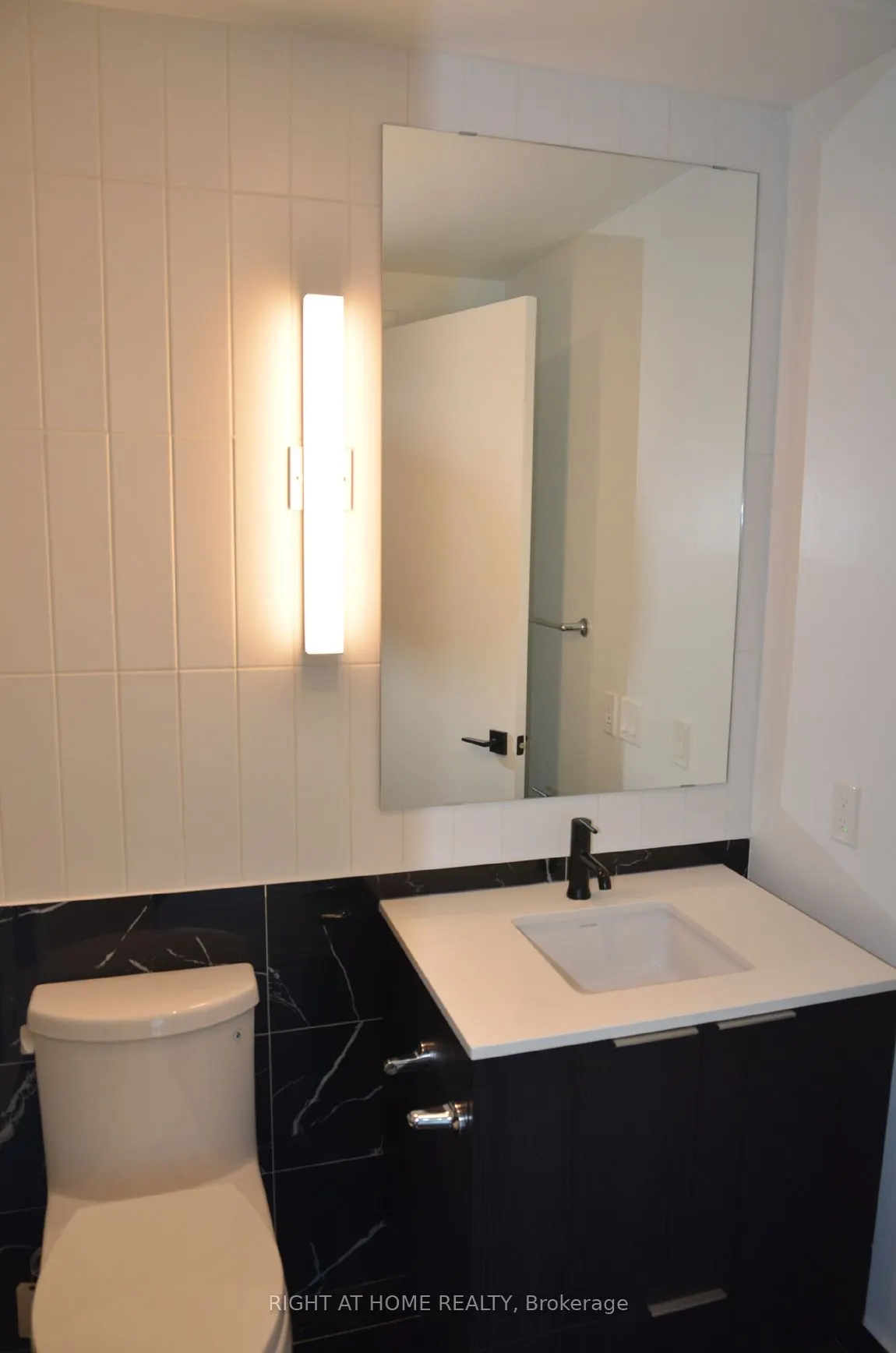 327 King Street, #4303