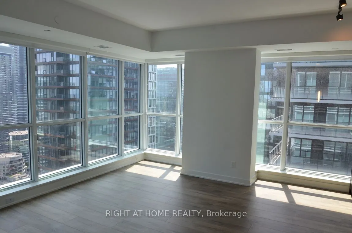 327 King Street, #4303