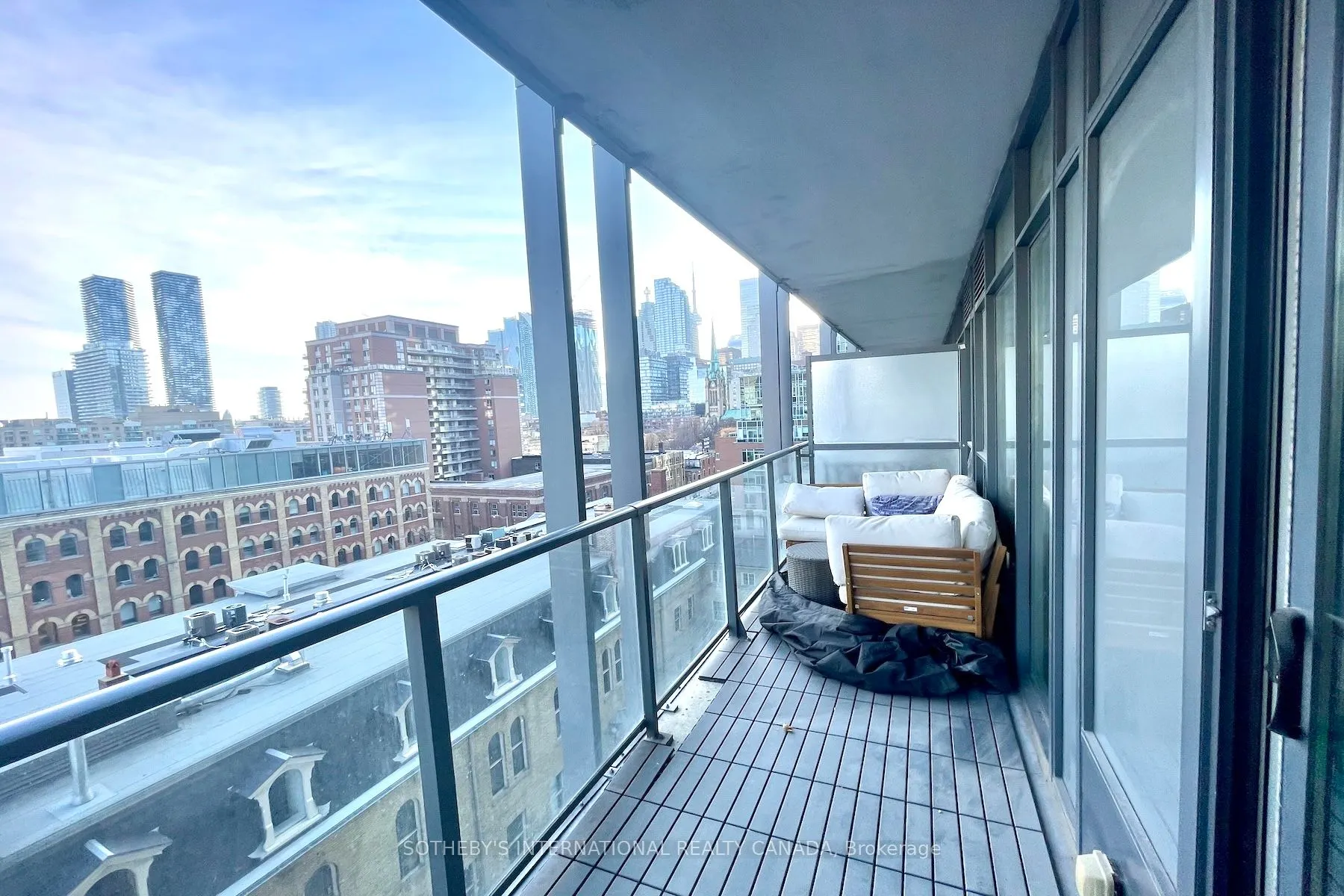 105 George Street, #706