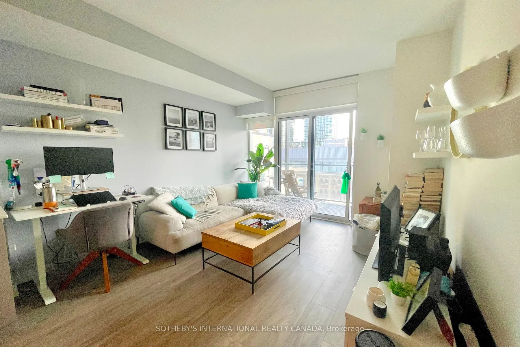 105 George Street, #706