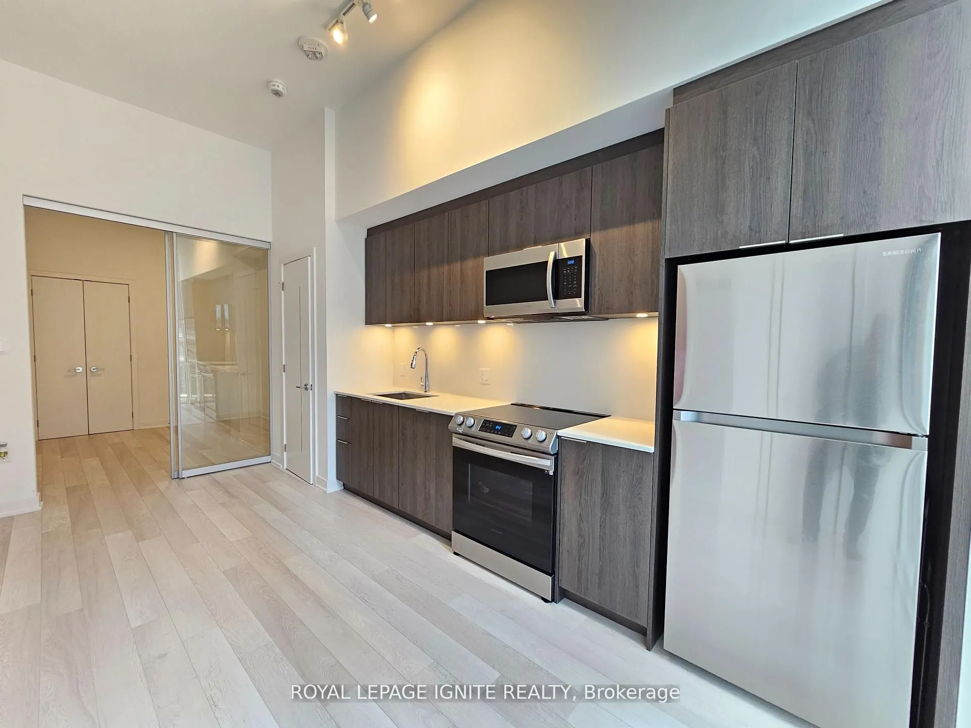 357 King Street W, #504