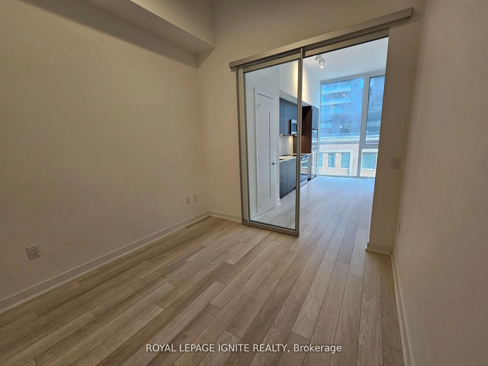 357 King Street W, #504