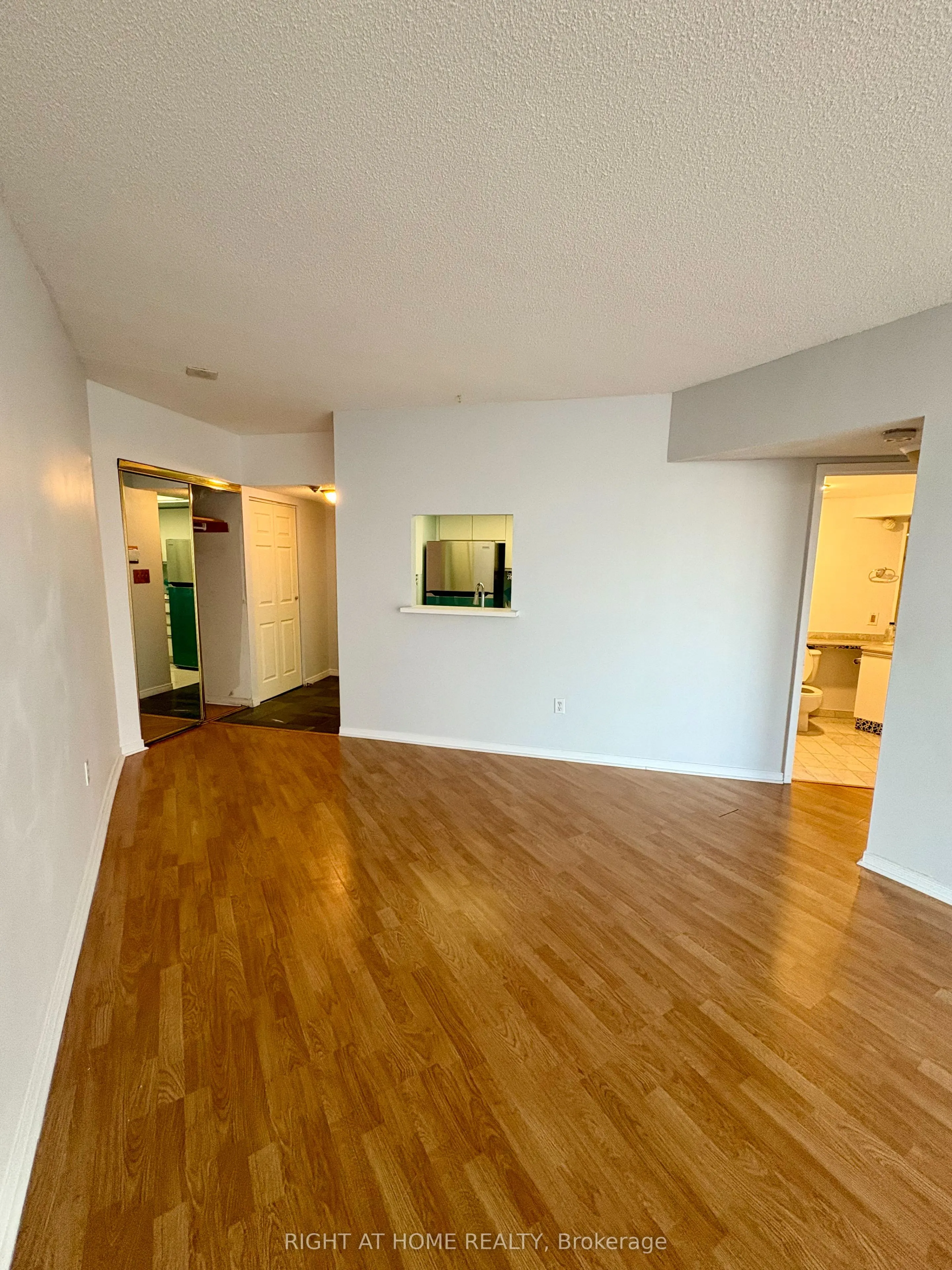 5 Concorde Place, #2910