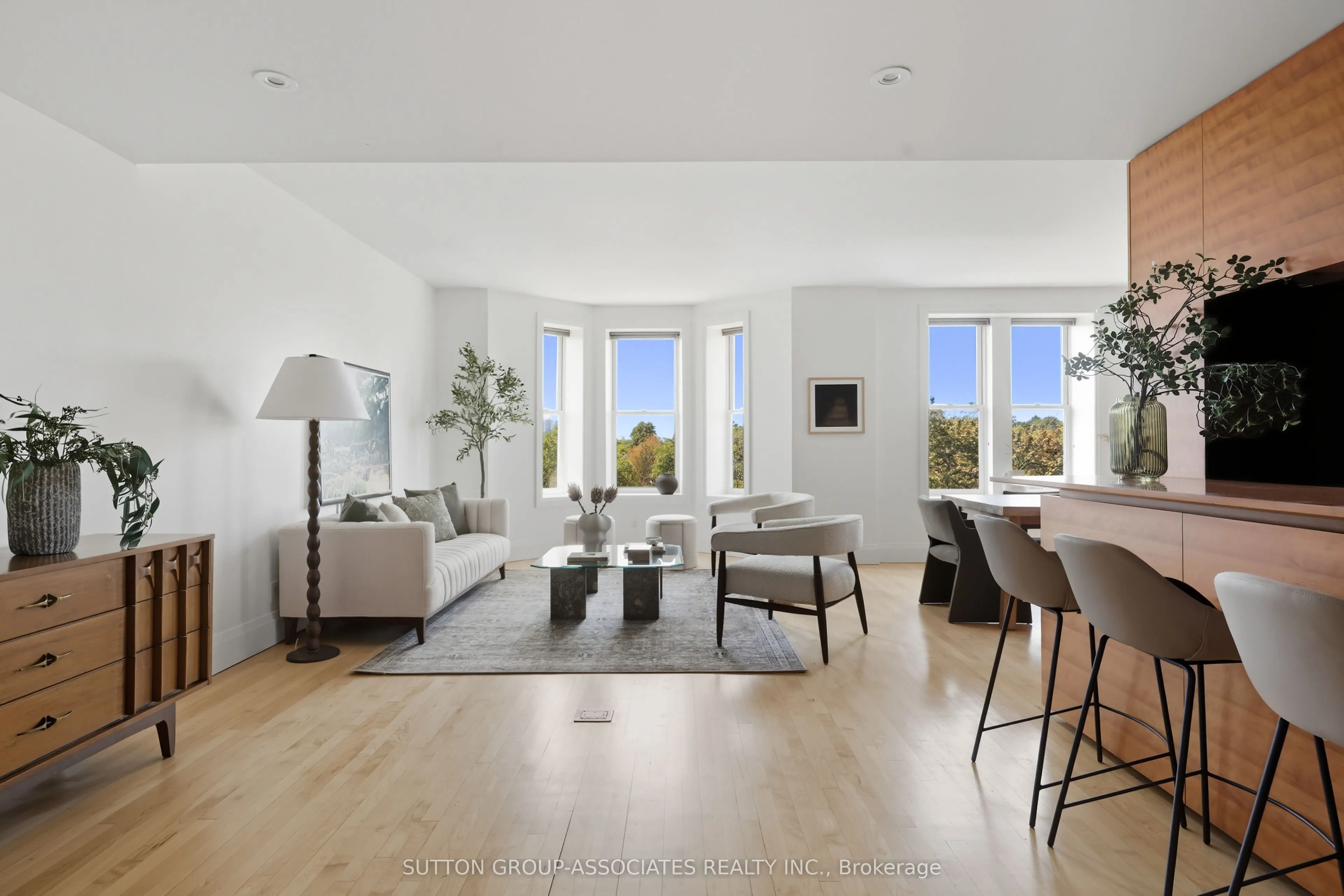 385 Brunswick Avenue, #408