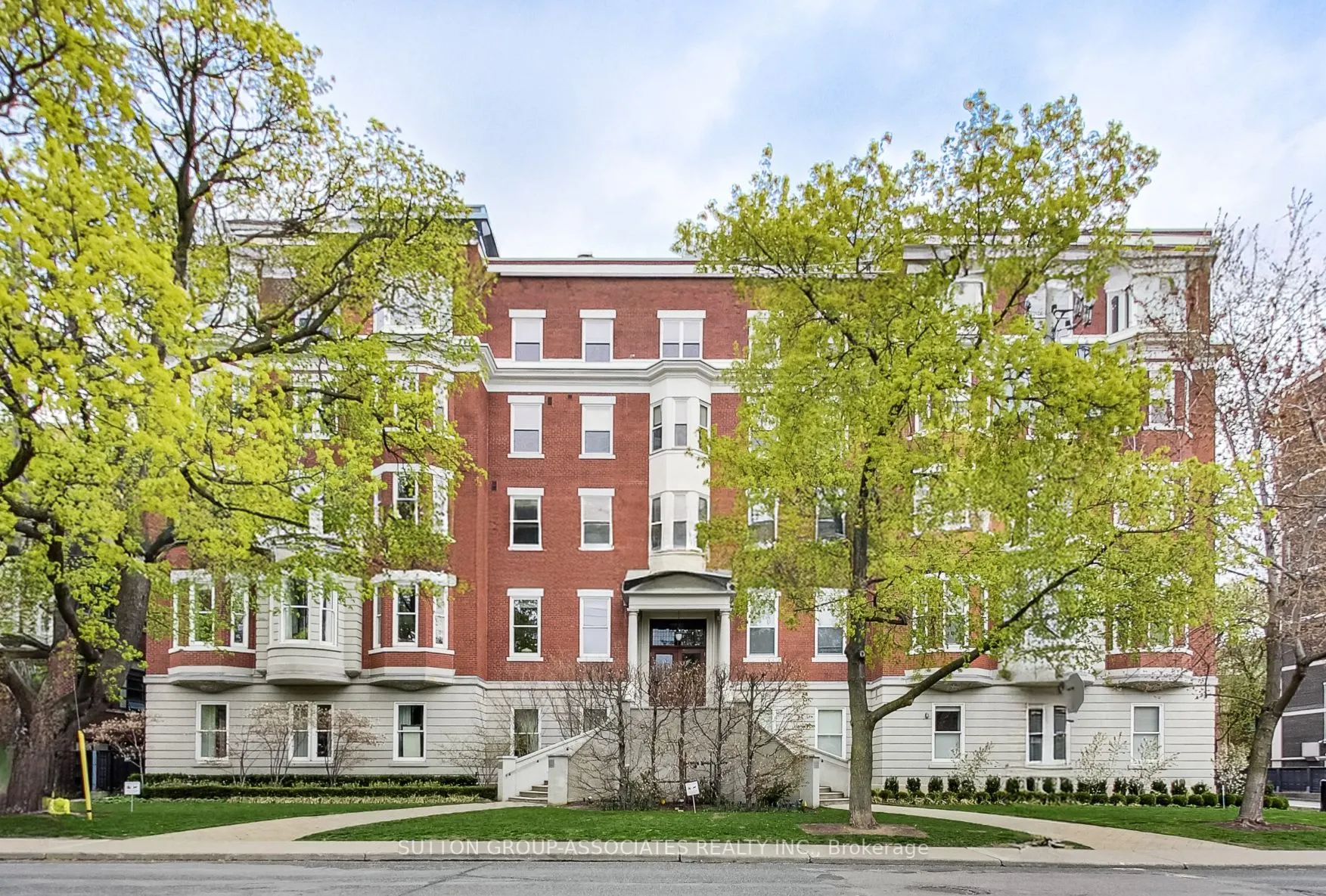 385 Brunswick Avenue, #408