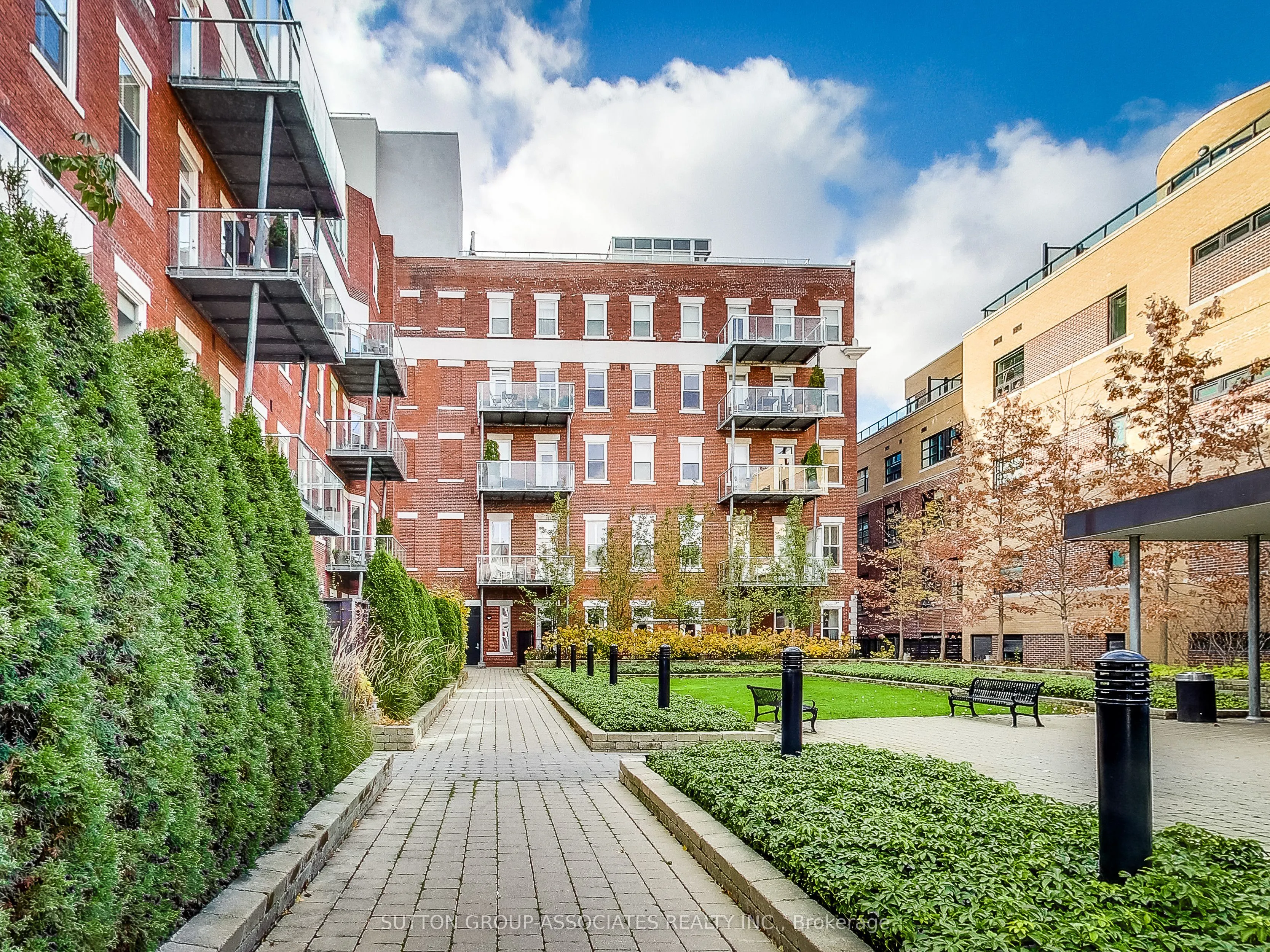 385 Brunswick Avenue, #408