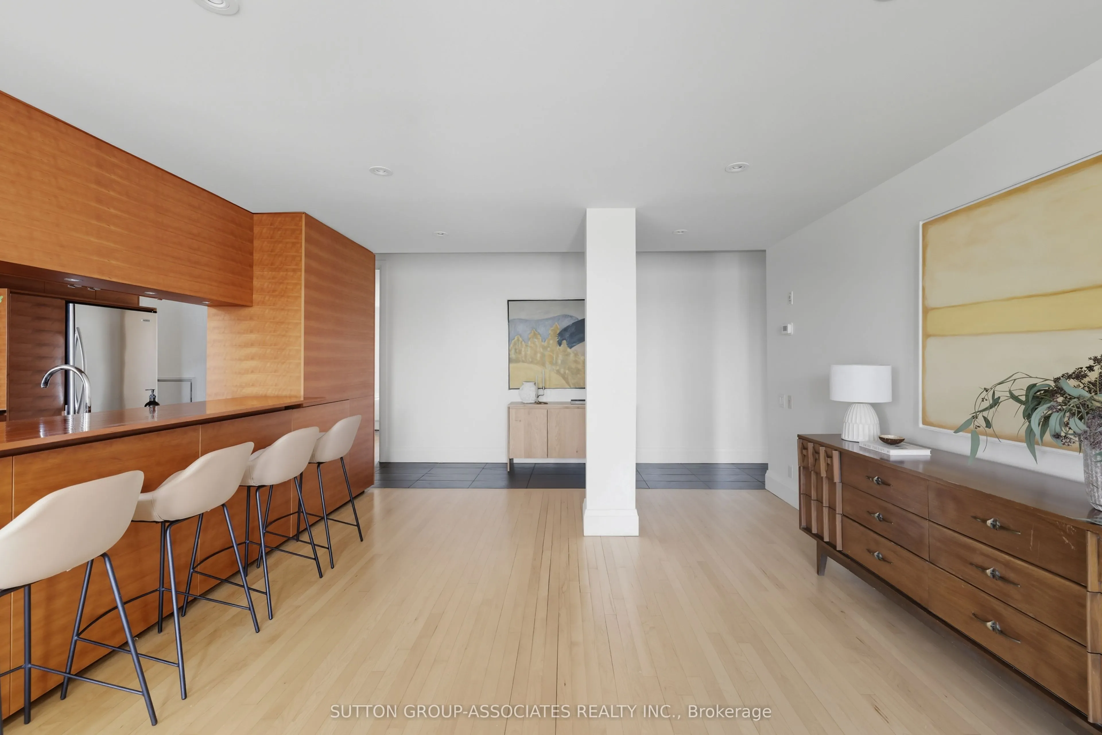 385 Brunswick Avenue, #408