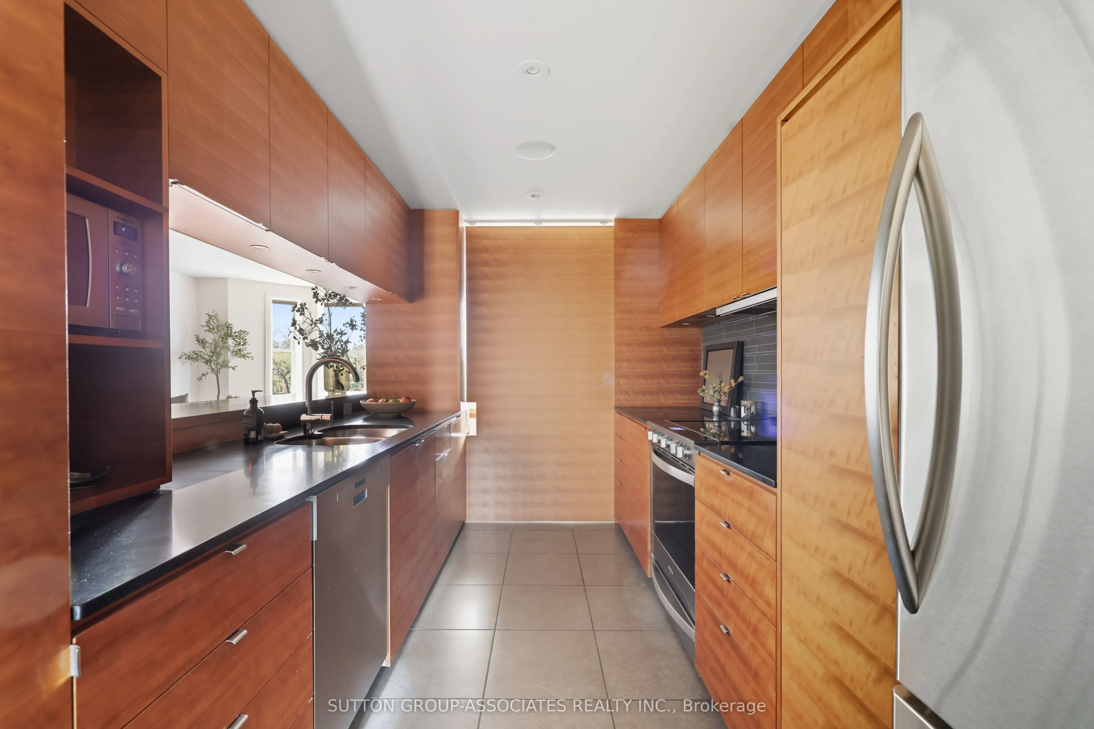 385 Brunswick Avenue, #408