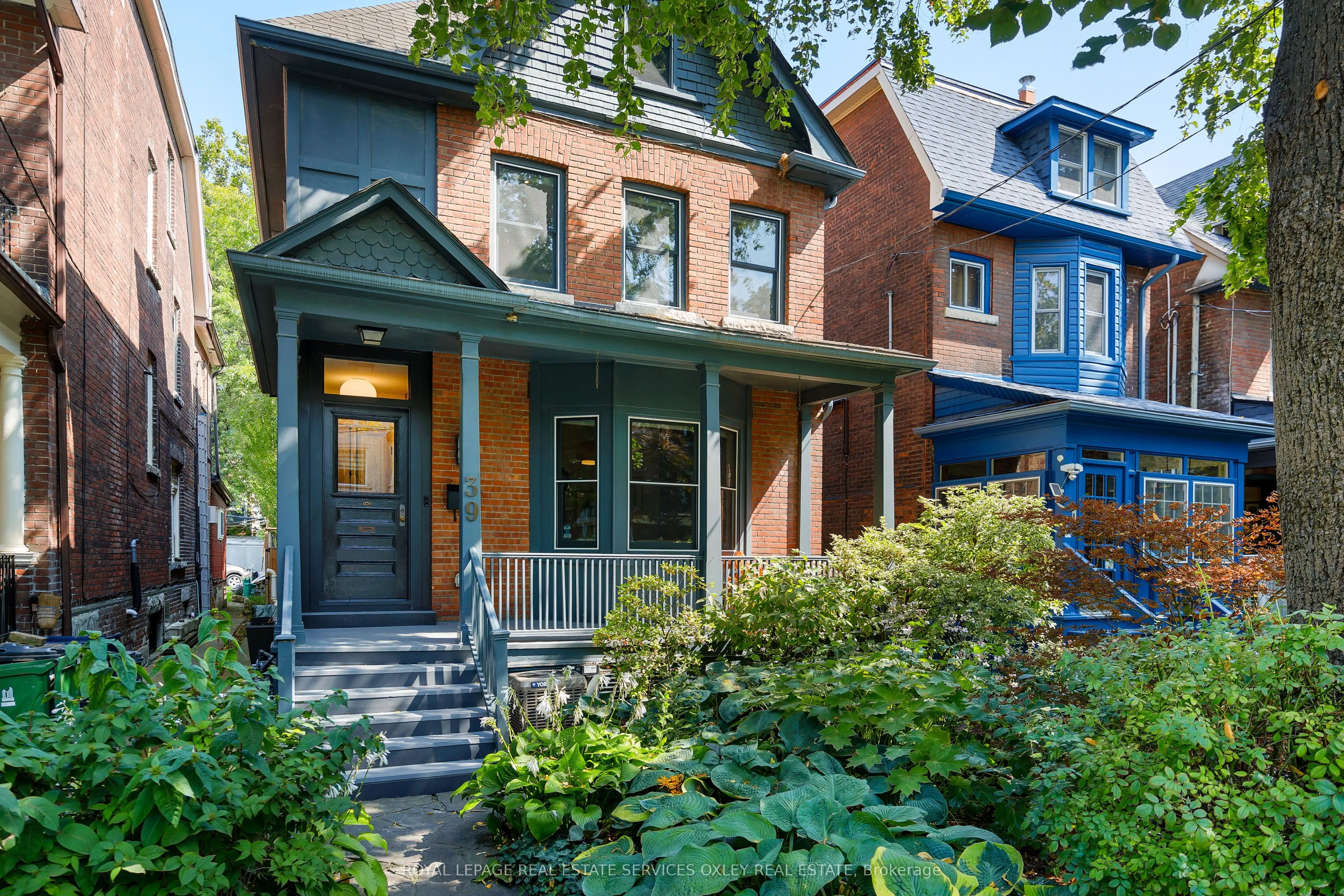 39 Albany Avenue
