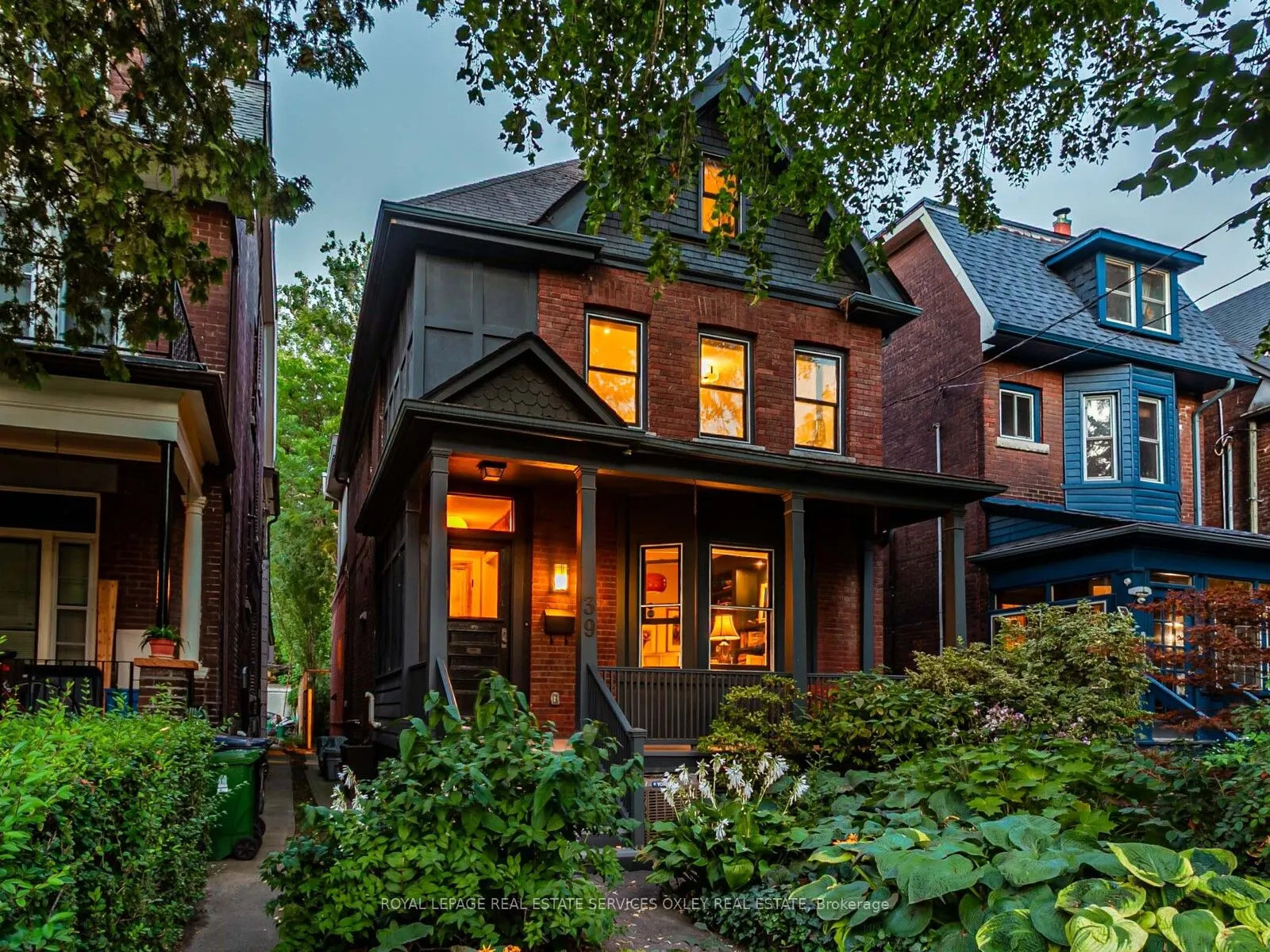 39 Albany Avenue