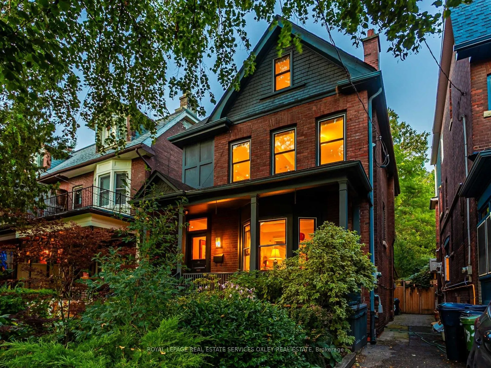 39 Albany Avenue