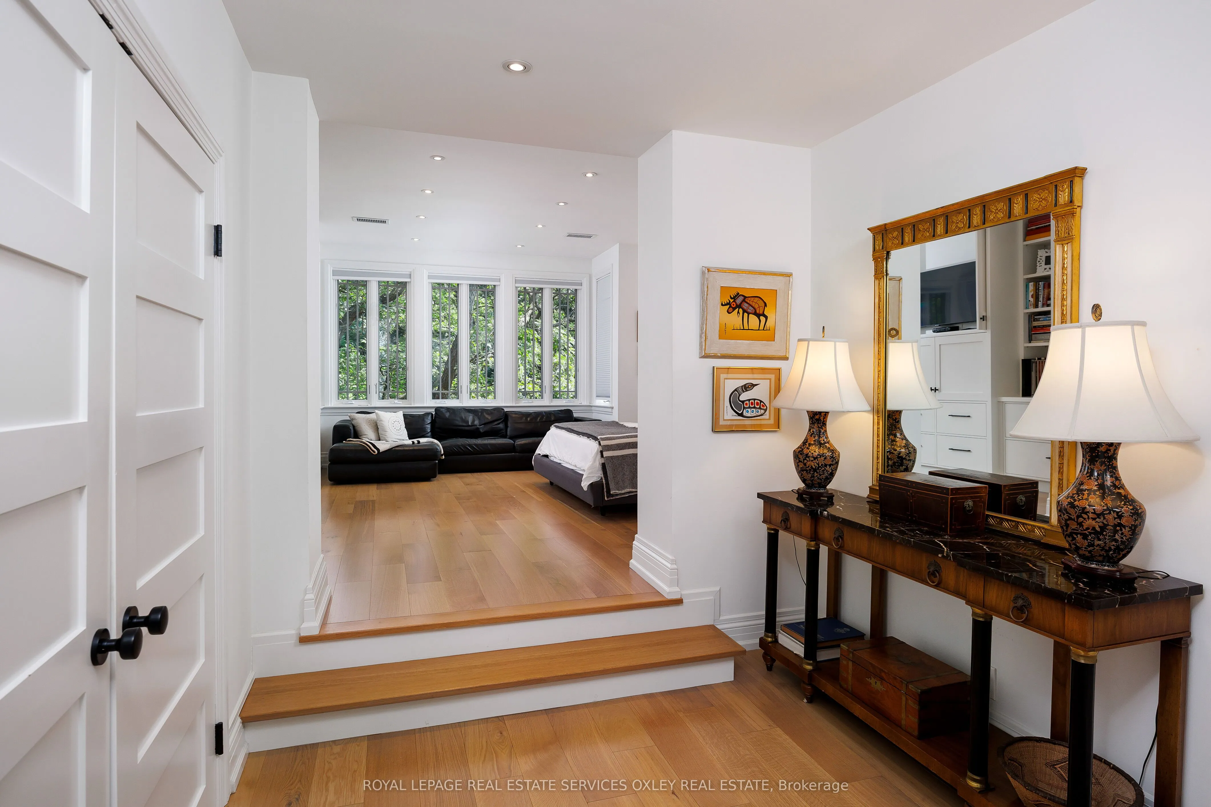 39 Albany Avenue