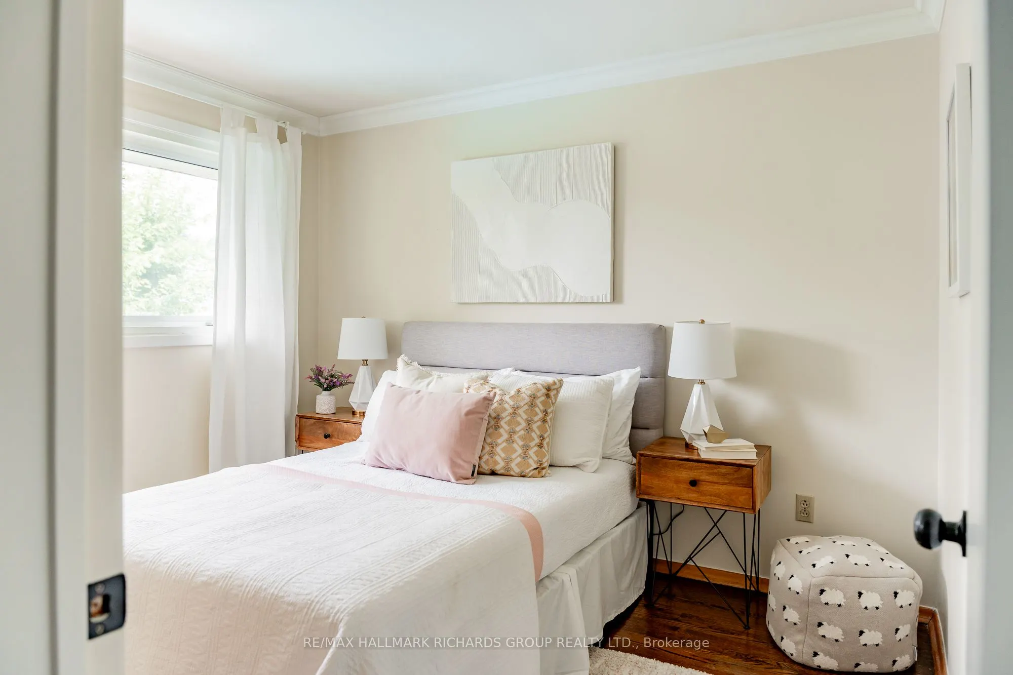 30 Skyview Crescent