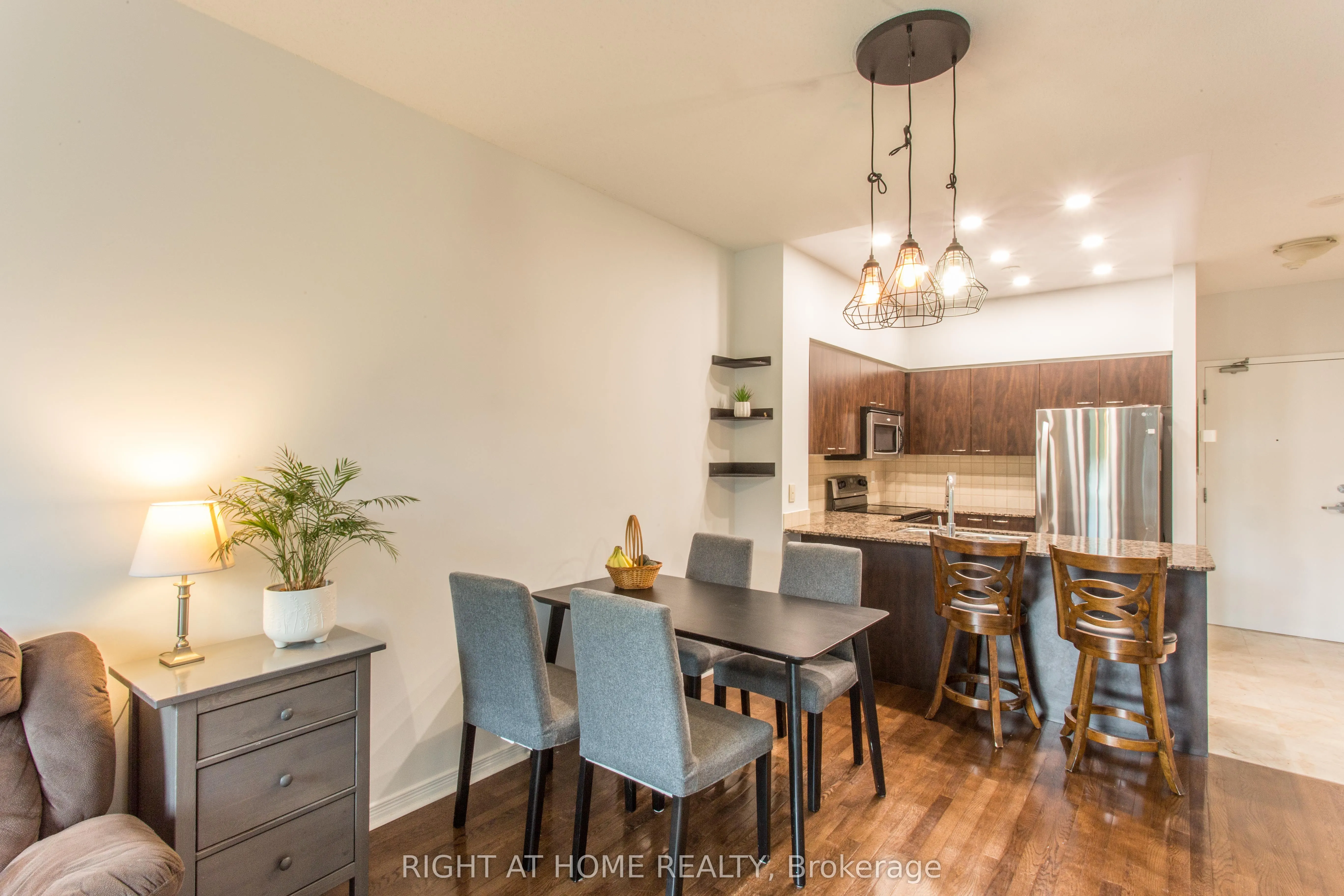 503 Beecroft Road, #106