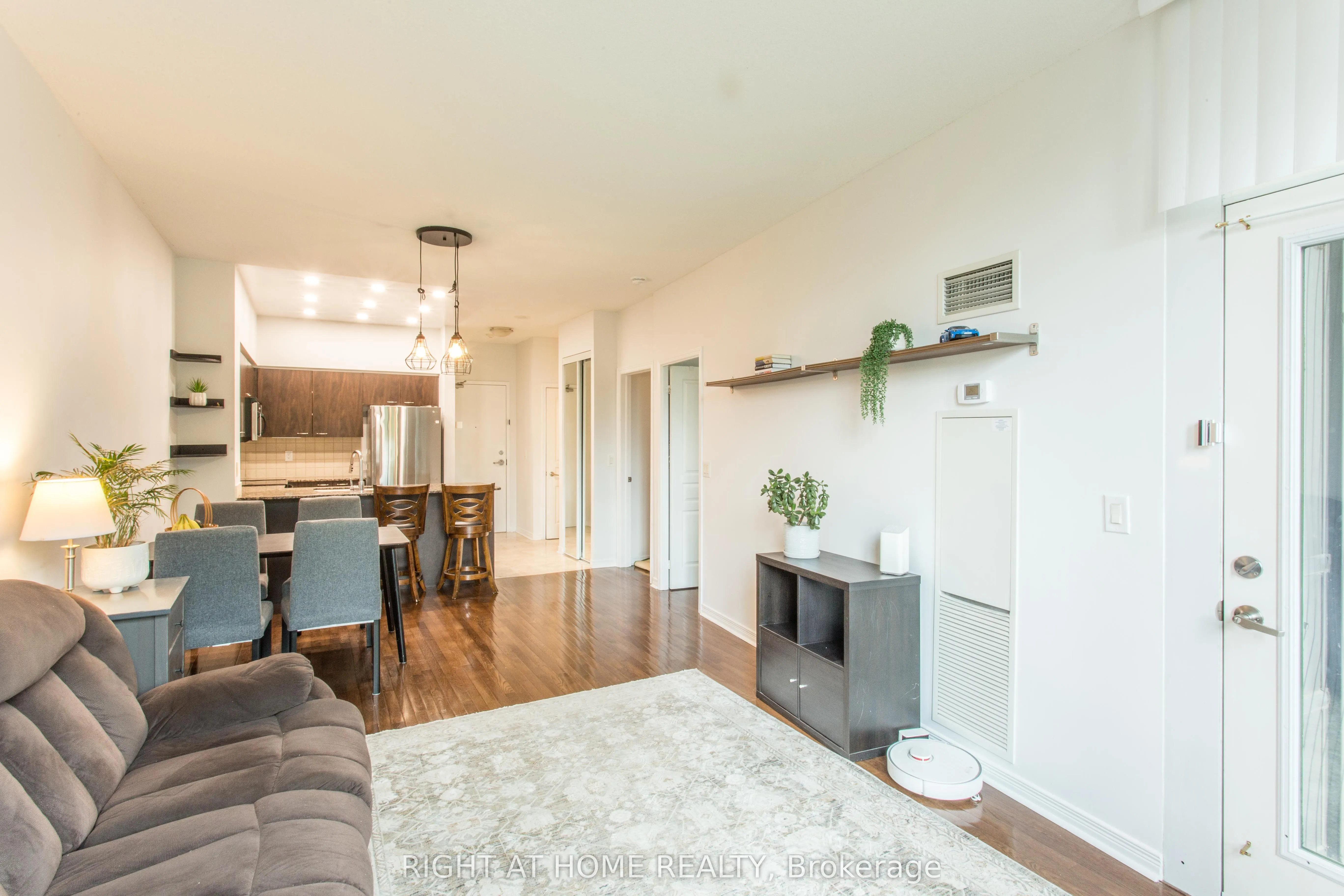 503 Beecroft Road, #106