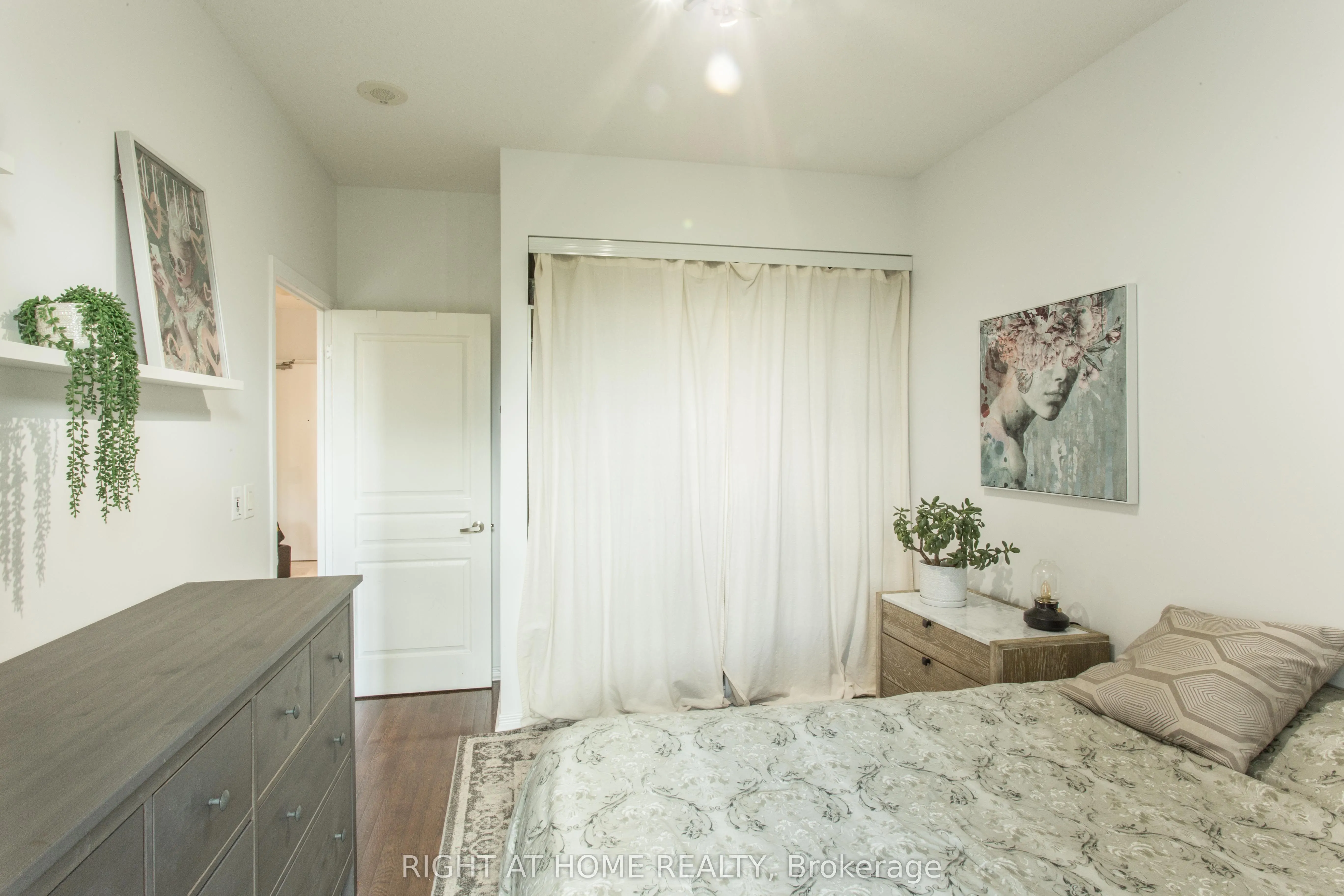 503 Beecroft Road, #106