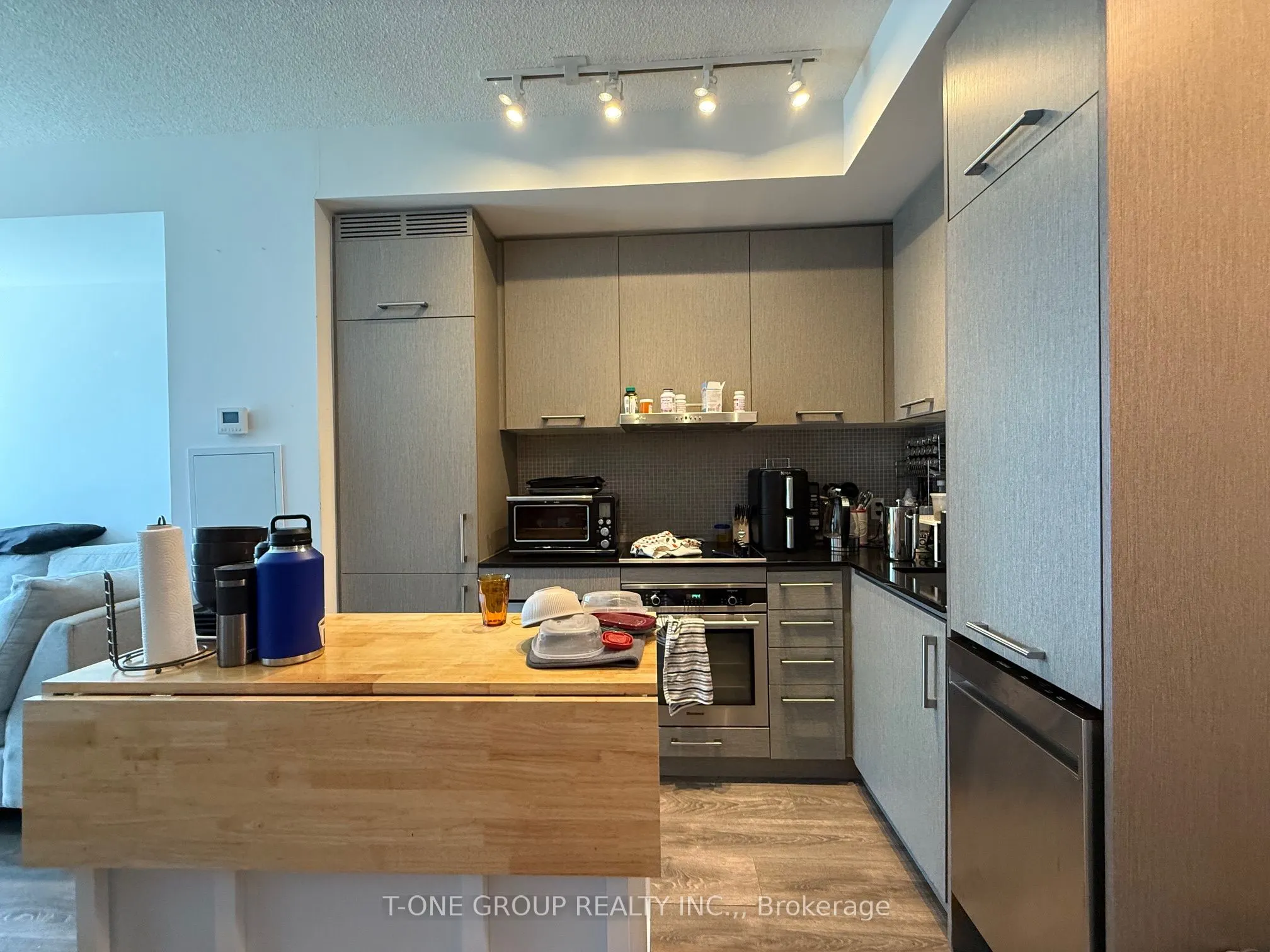 87 Peter Street, #3316