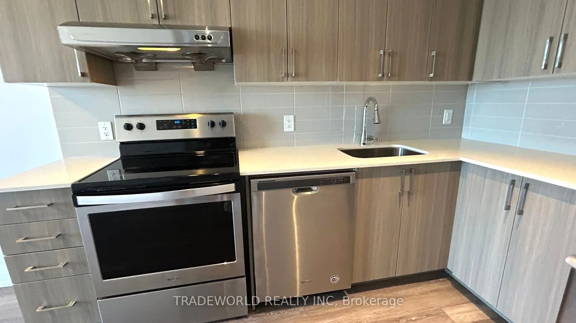 591 Sheppard Avenue E, #902