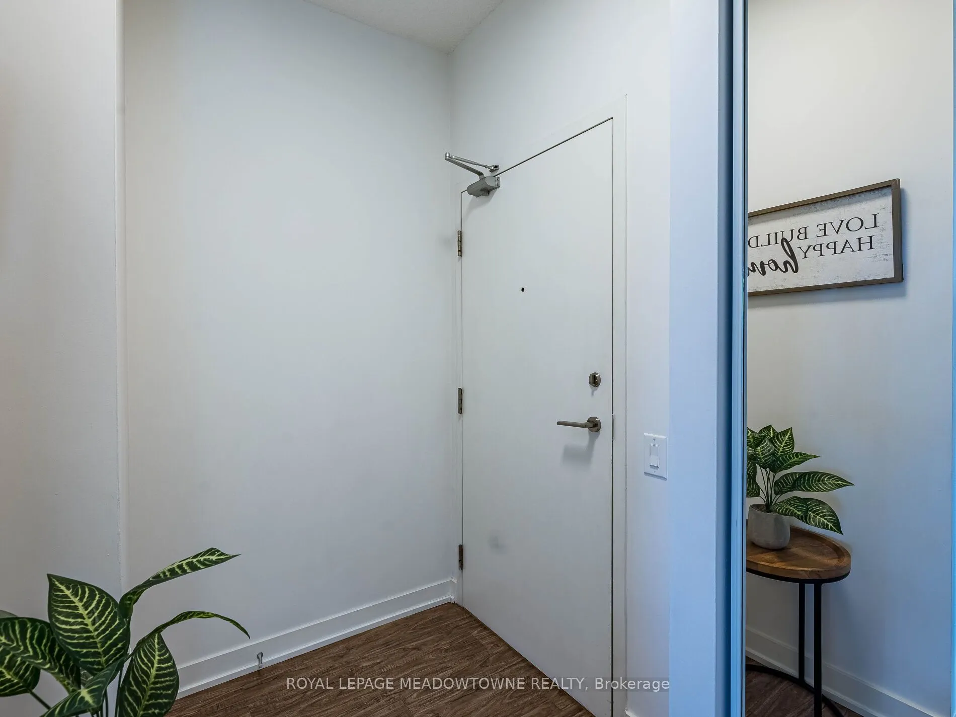 33 Singer Court, #1909