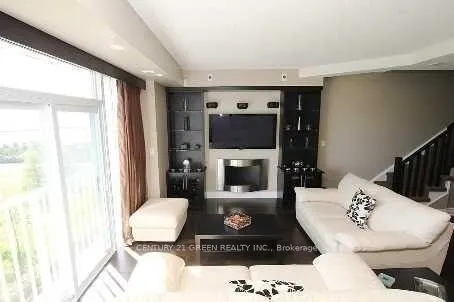 28 Stadium Road, #137