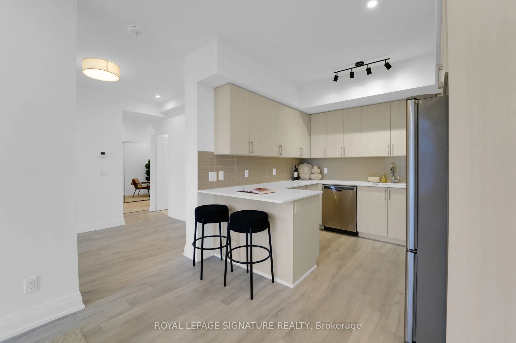 591 Sheppard Avenue E, #910
