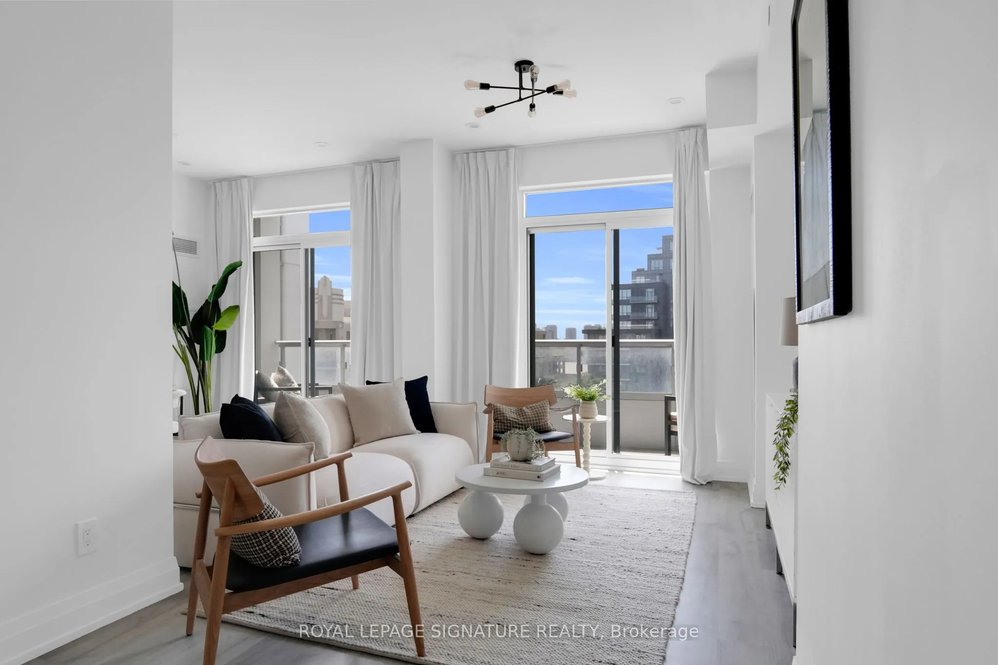 591 Sheppard Avenue E, #910