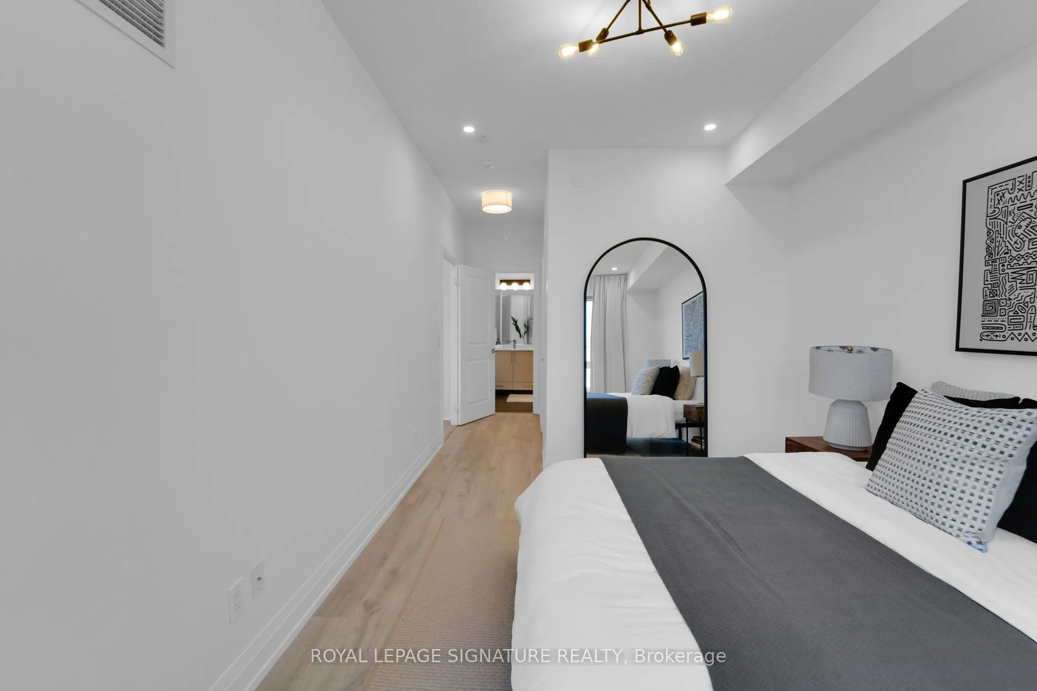 591 Sheppard Avenue E, #910