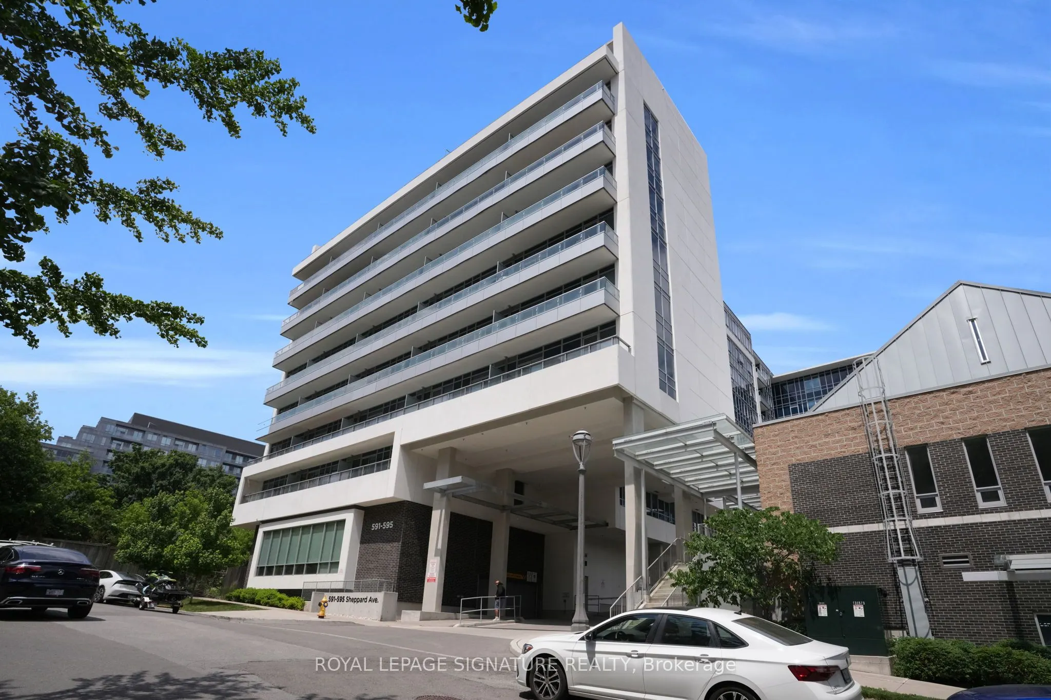 591 Sheppard Avenue E, #910