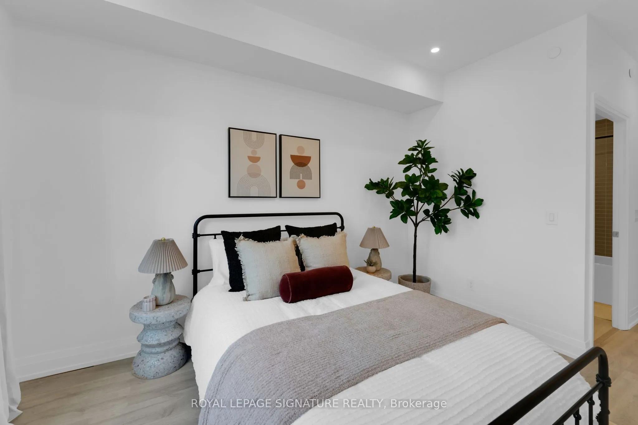 591 Sheppard Avenue E, #910