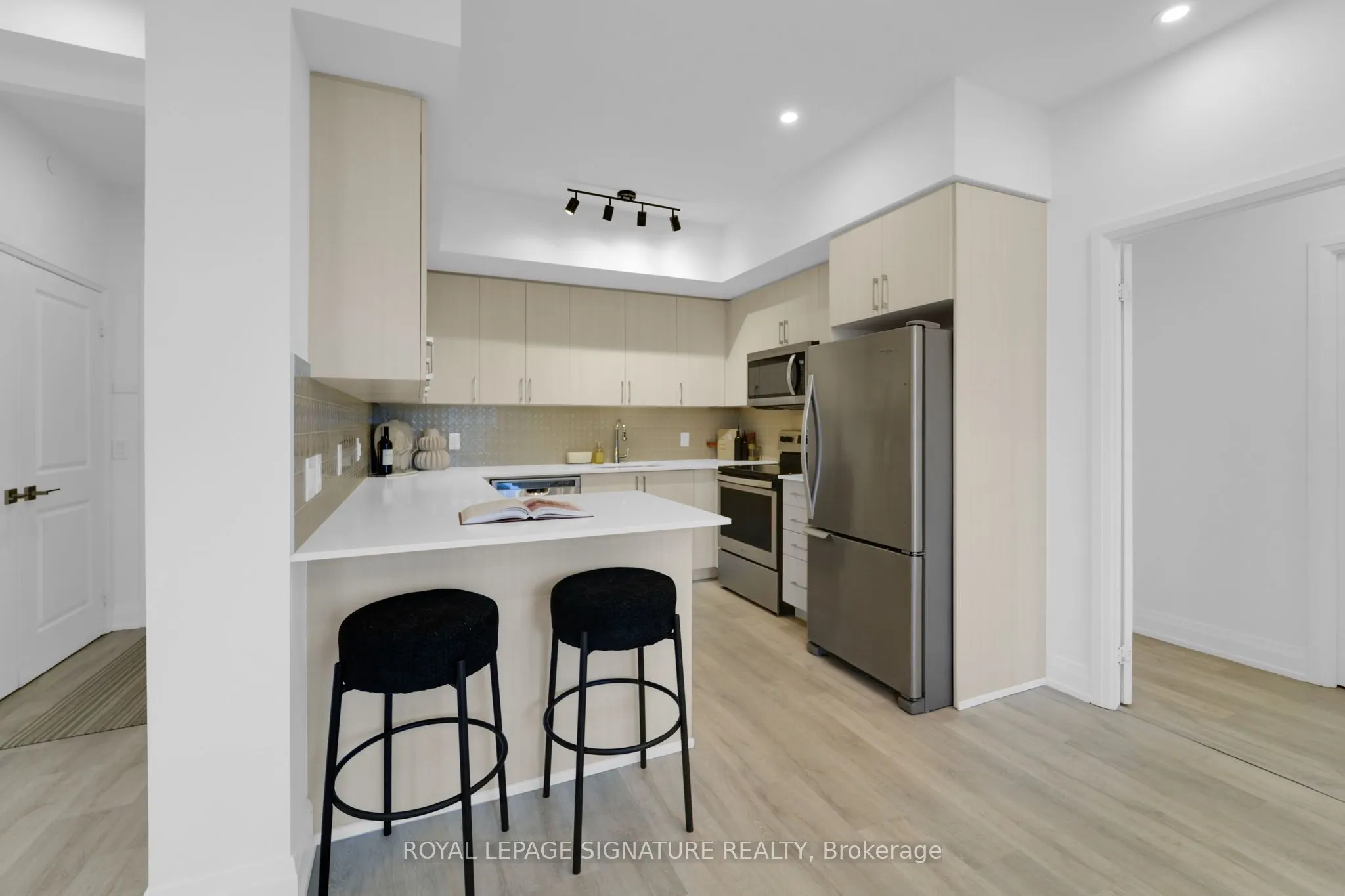 591 Sheppard Avenue E, #910