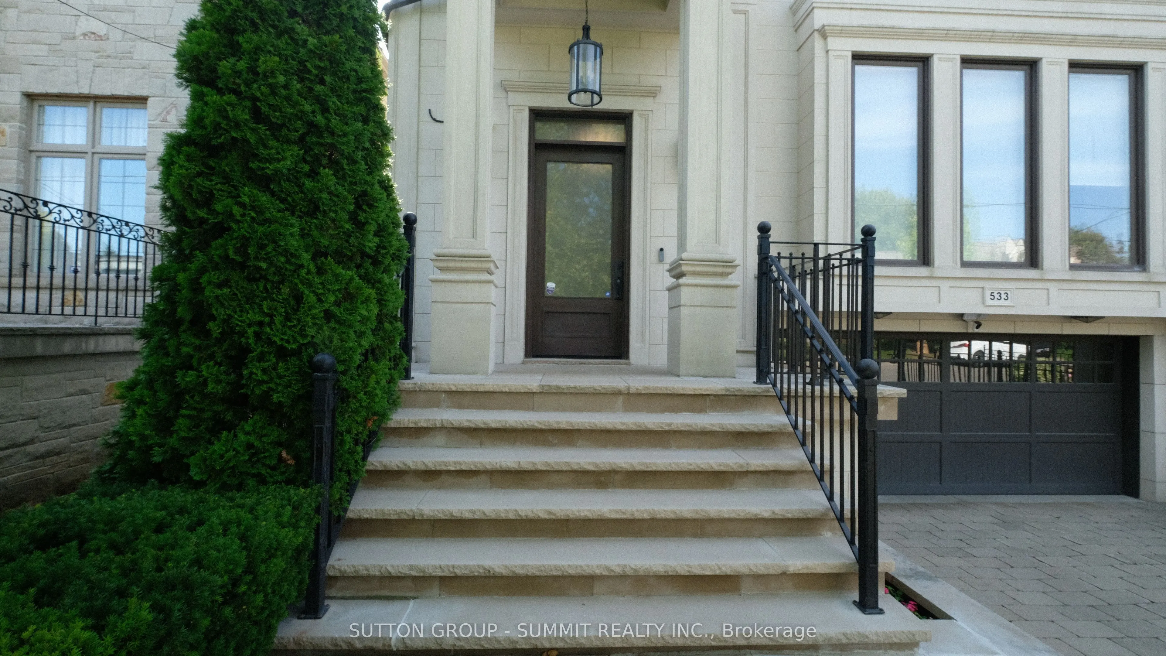 533 Cranbrooke Avenue