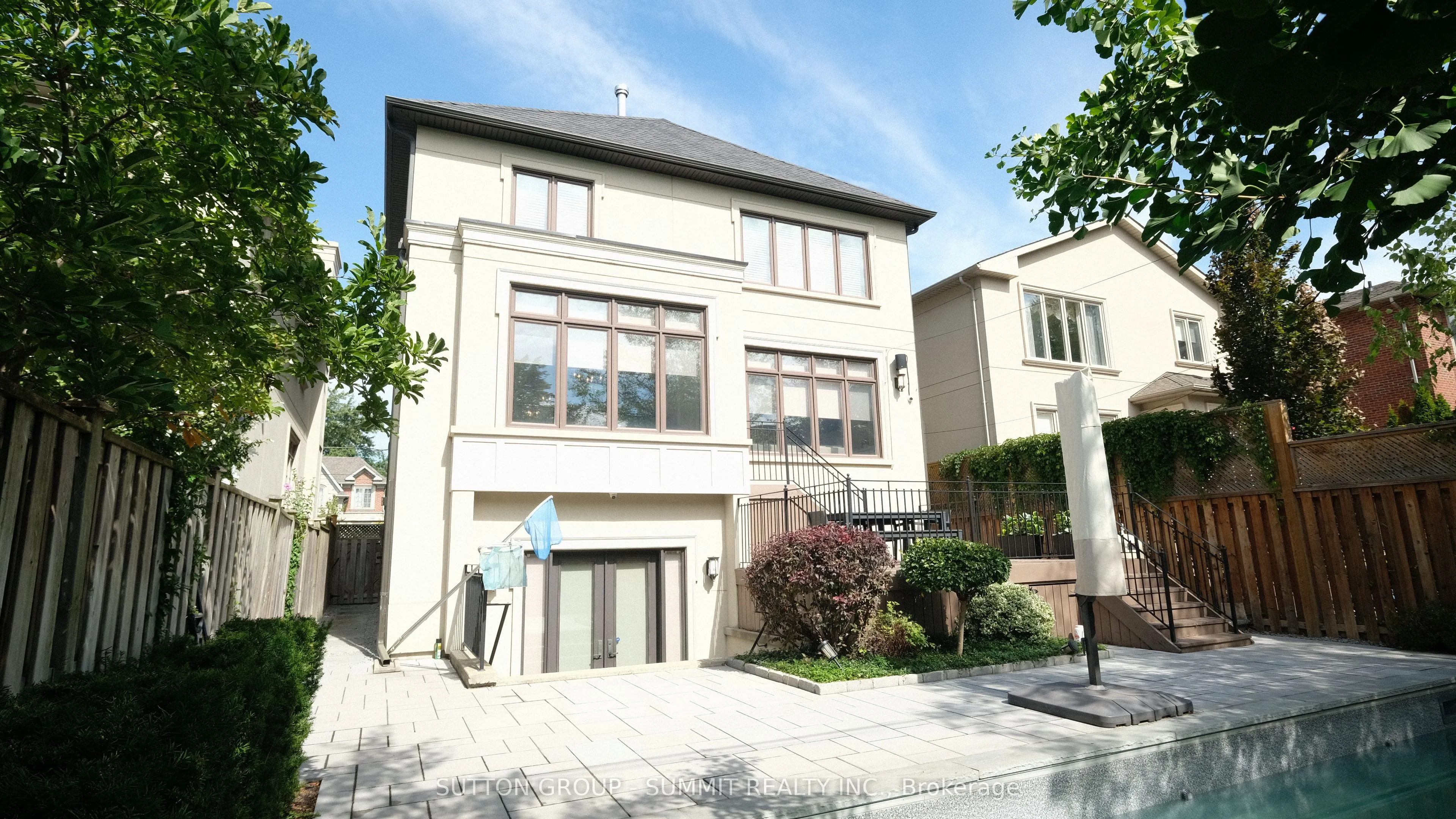 533 Cranbrooke Avenue