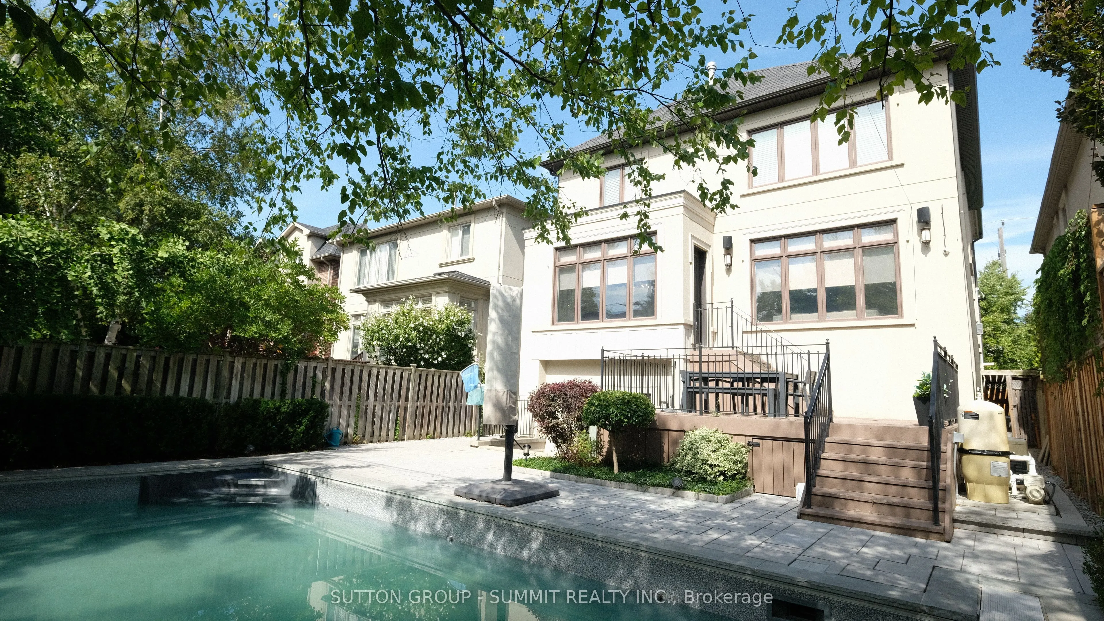 533 Cranbrooke Avenue