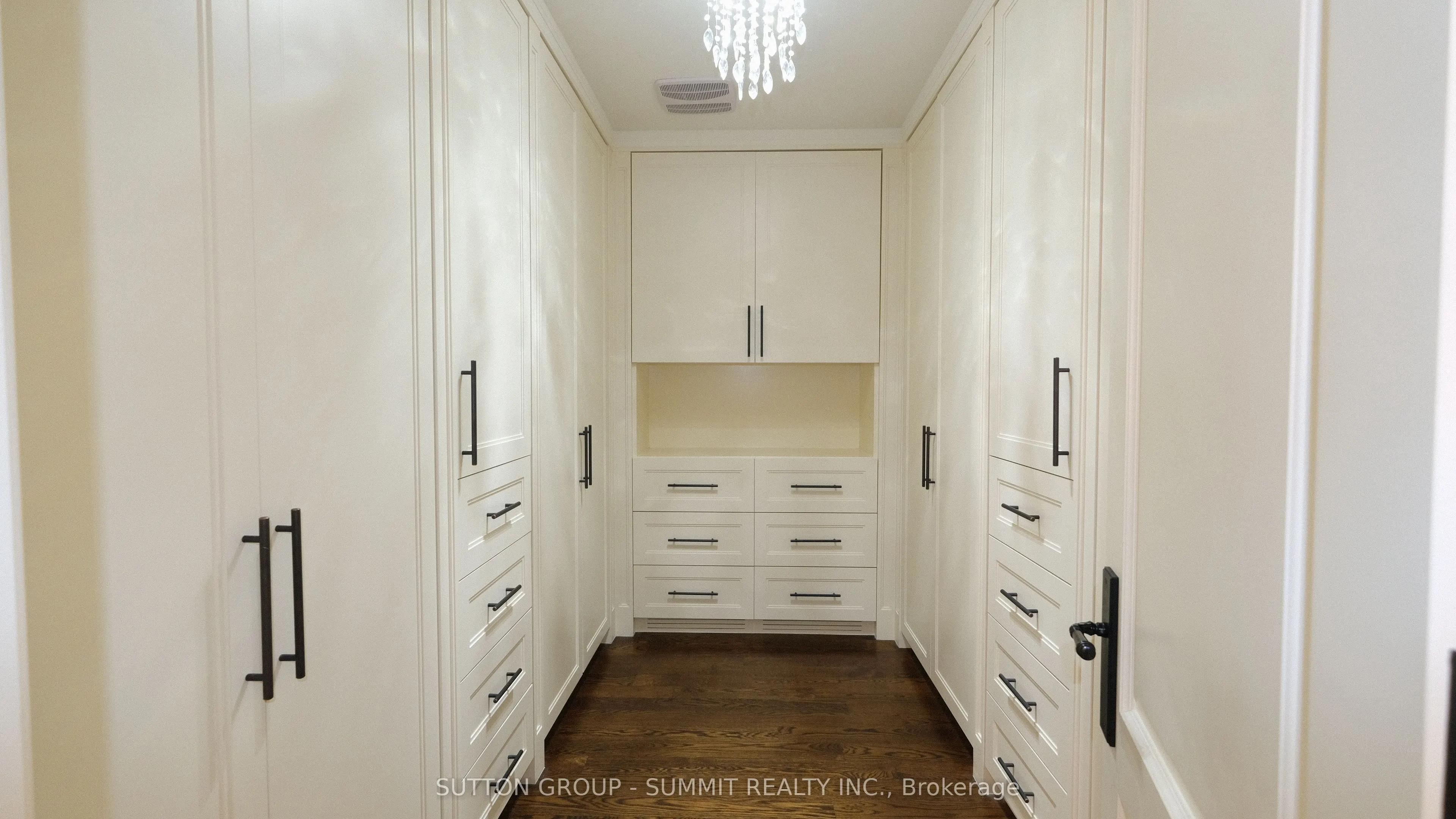 533 Cranbrooke Avenue
