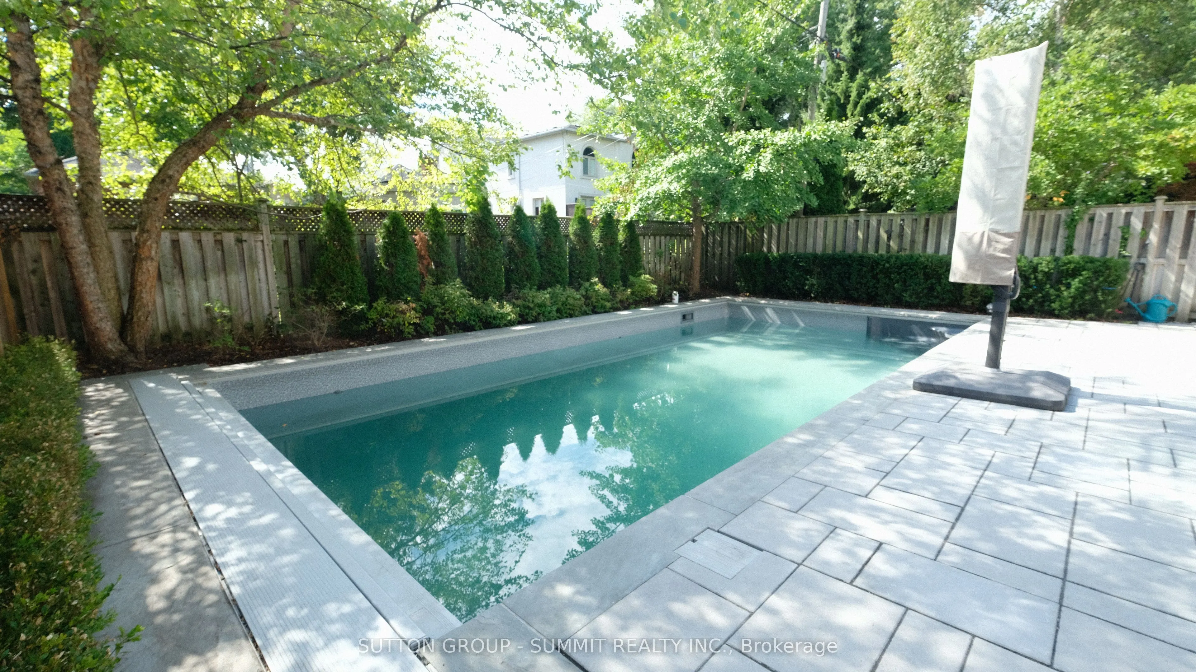 533 Cranbrooke Avenue